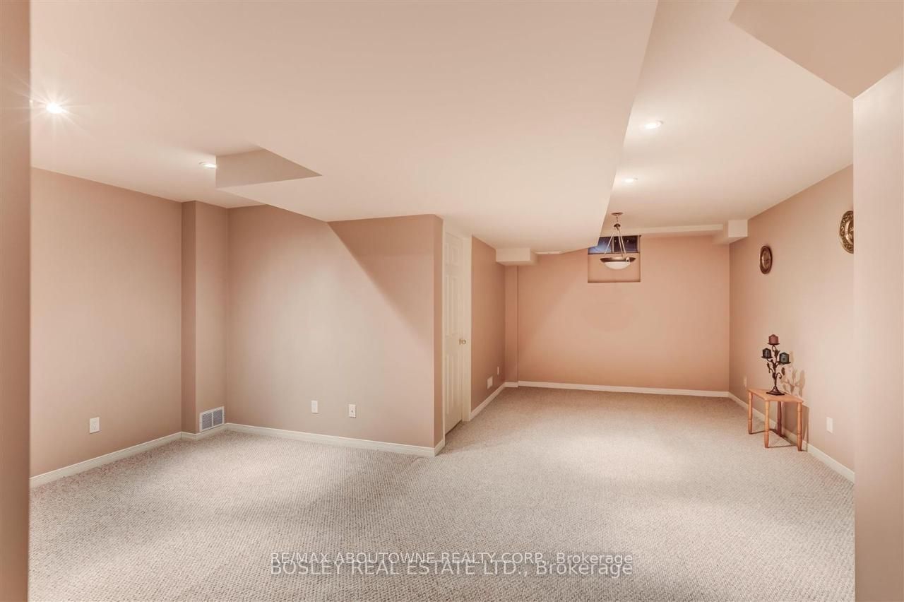 1176 Treetop Terrace, Oakville ‣ W12516664 1176 Treetop Terrace, Oakville ‣ W12516664