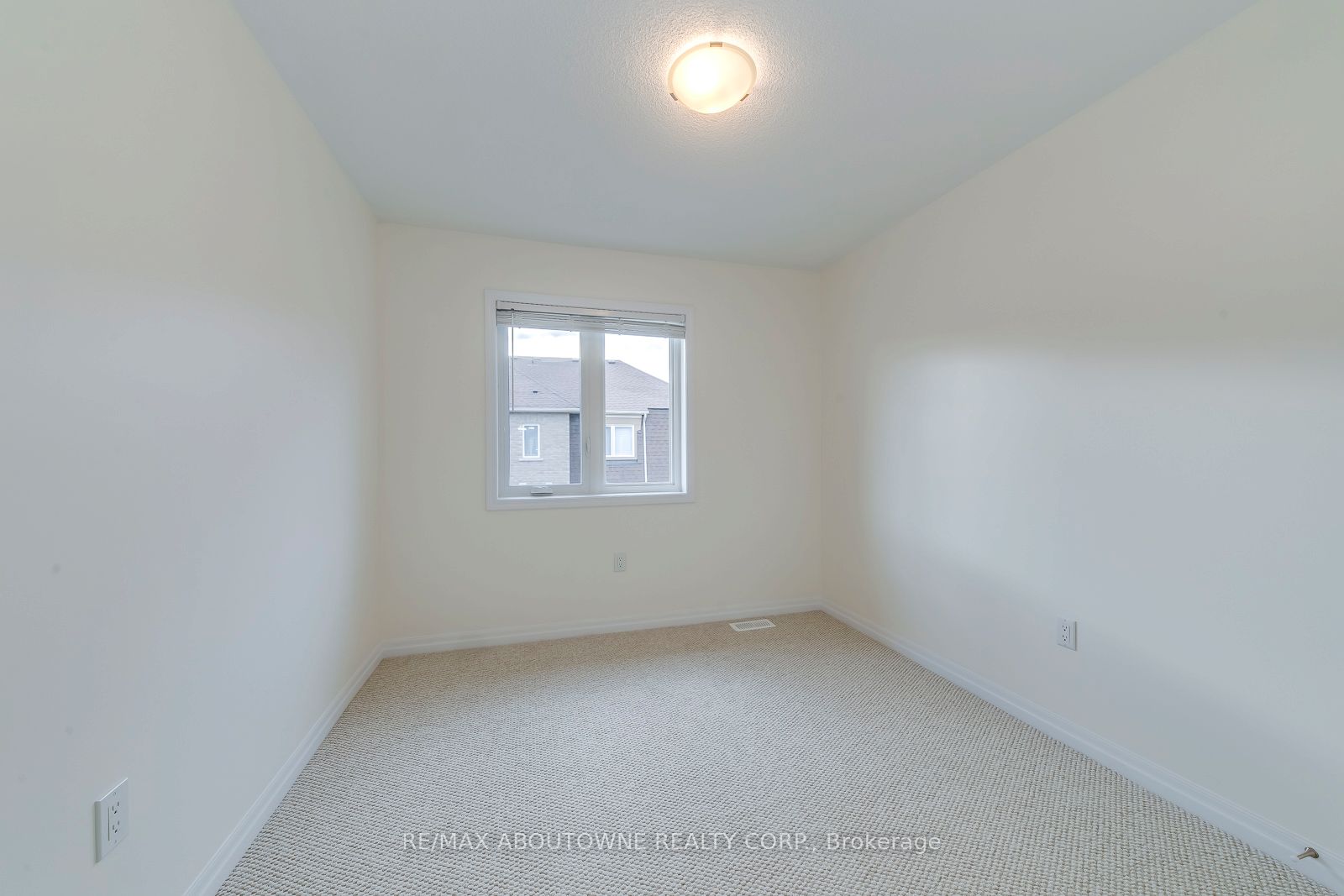 3338 Erasmum Street, Oakville ‣ W12520330 3338 Erasmum Street, Oakville ‣ W12520330