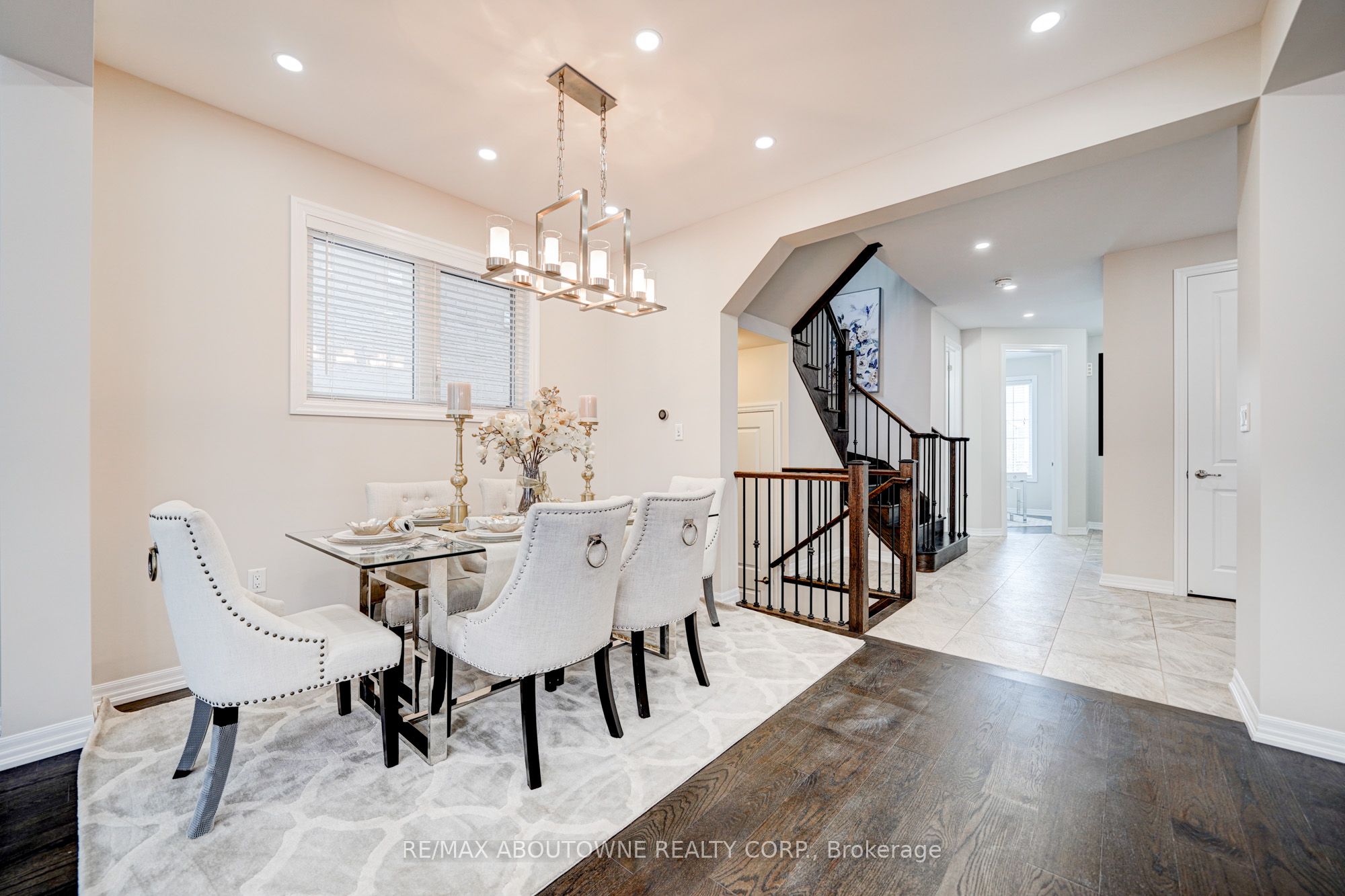 385 Dahlia Trail, Oakville ‣ W12521572 385 Dahlia Trail, Oakville ‣ W12521572