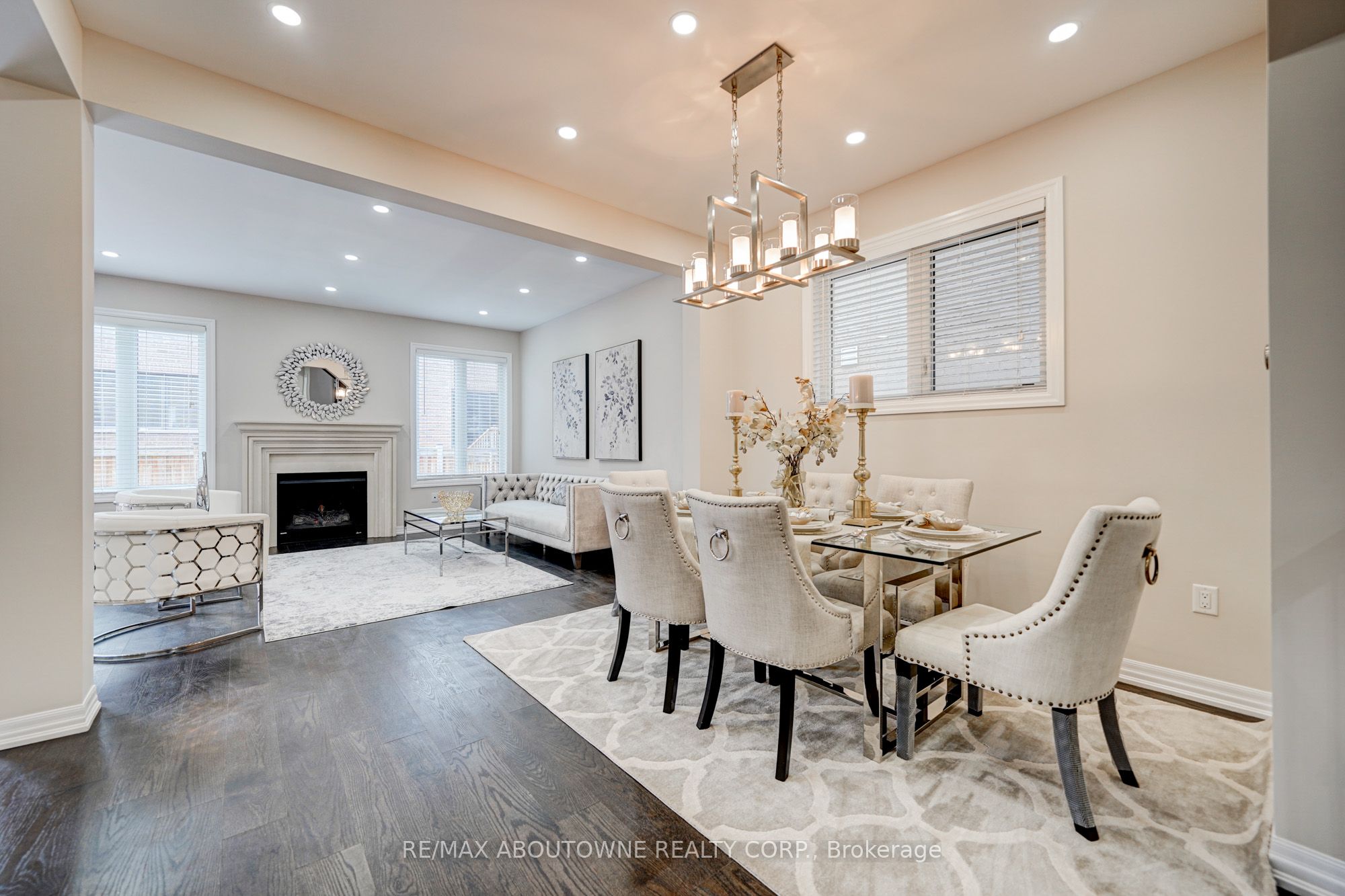 385 Dahlia Trail, Oakville ‣ W12521572 385 Dahlia Trail, Oakville ‣ W12521572