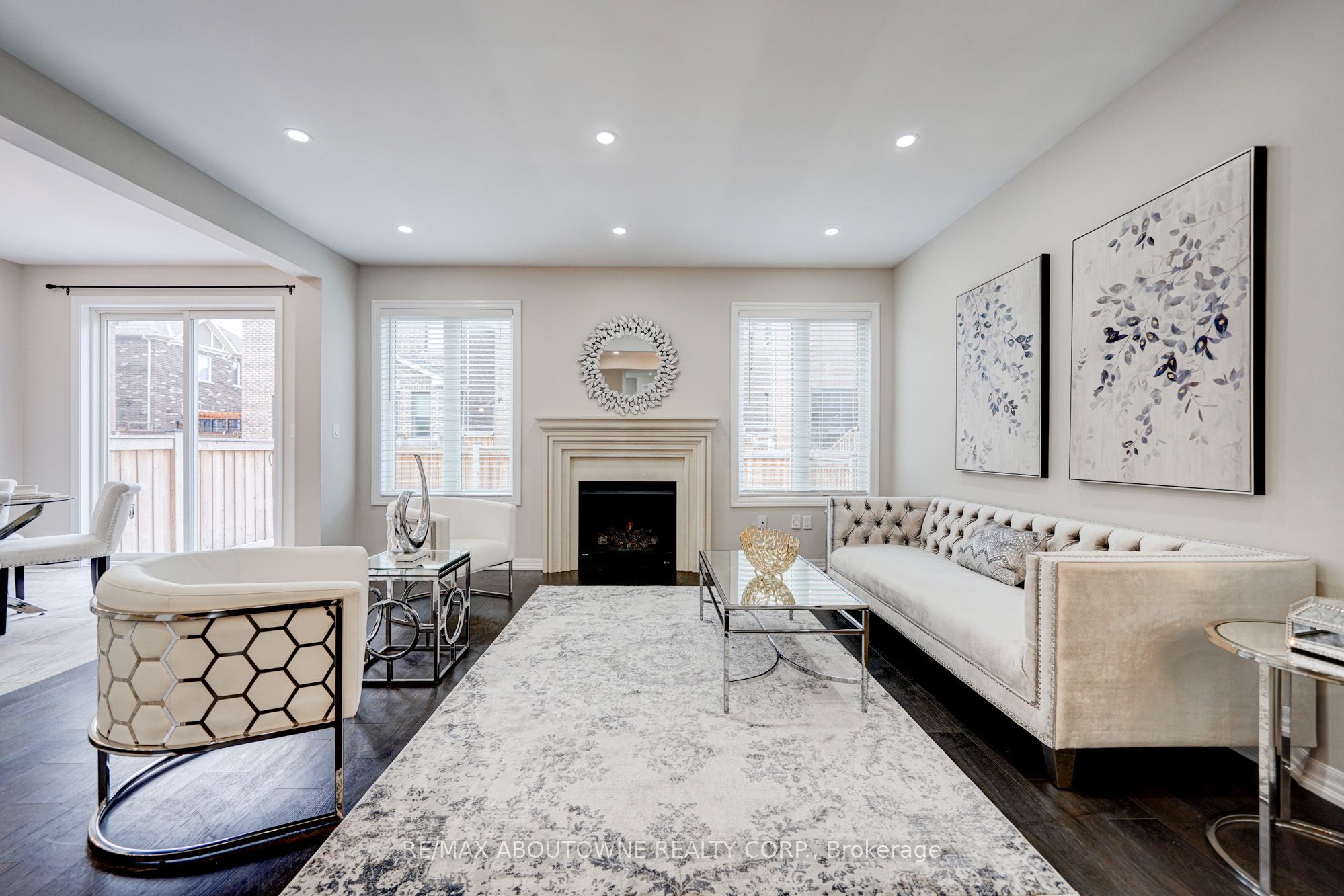 385 Dahlia Trail, Oakville ‣ W12521572 385 Dahlia Trail, Oakville ‣ W12521572