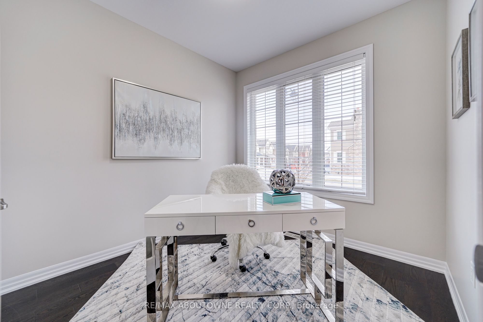 385 Dahlia Trail, Oakville ‣ W12521572 385 Dahlia Trail, Oakville ‣ W12521572