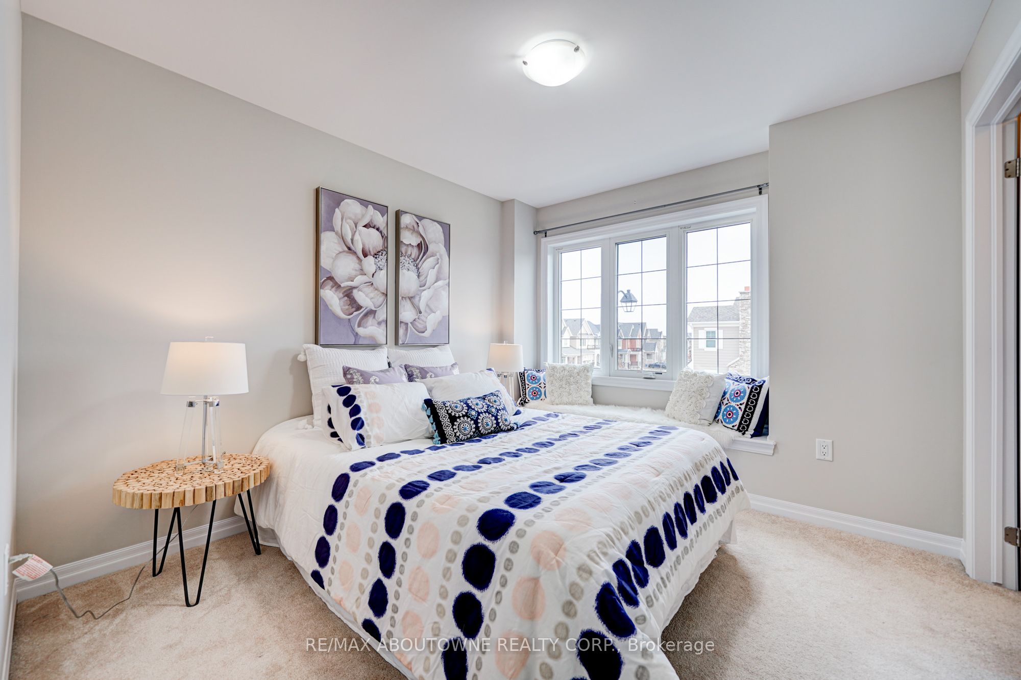 385 Dahlia Trail, Oakville ‣ W12521572 385 Dahlia Trail, Oakville ‣ W12521572