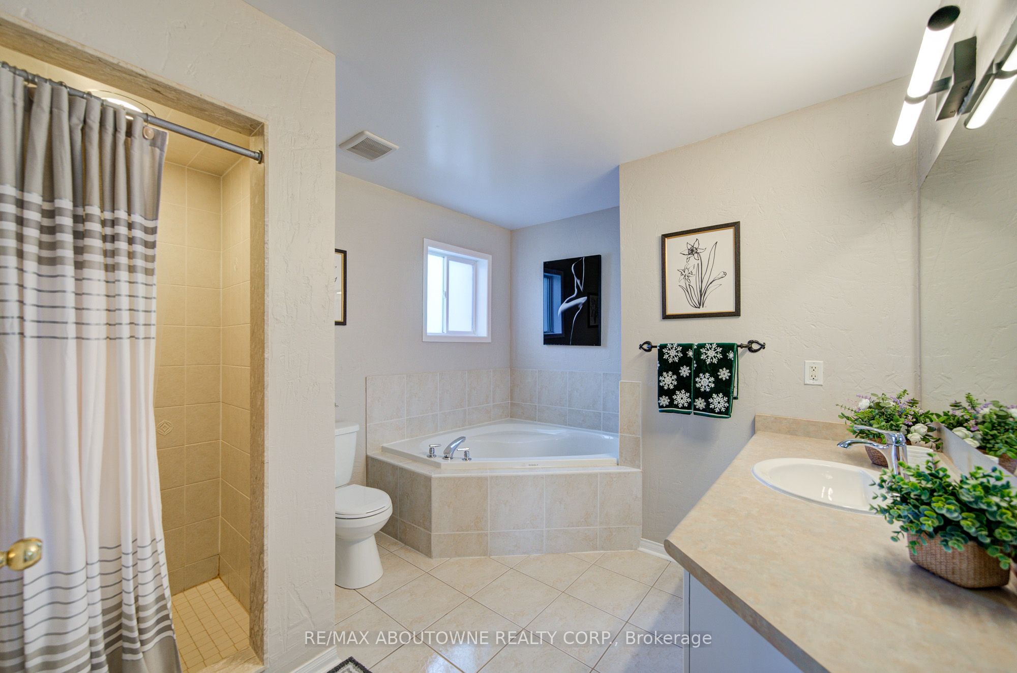 5575 Margarita Crescent, Mississauga ‣ W12522044 5575 Margarita Crescent, Mississauga ‣ W12522044