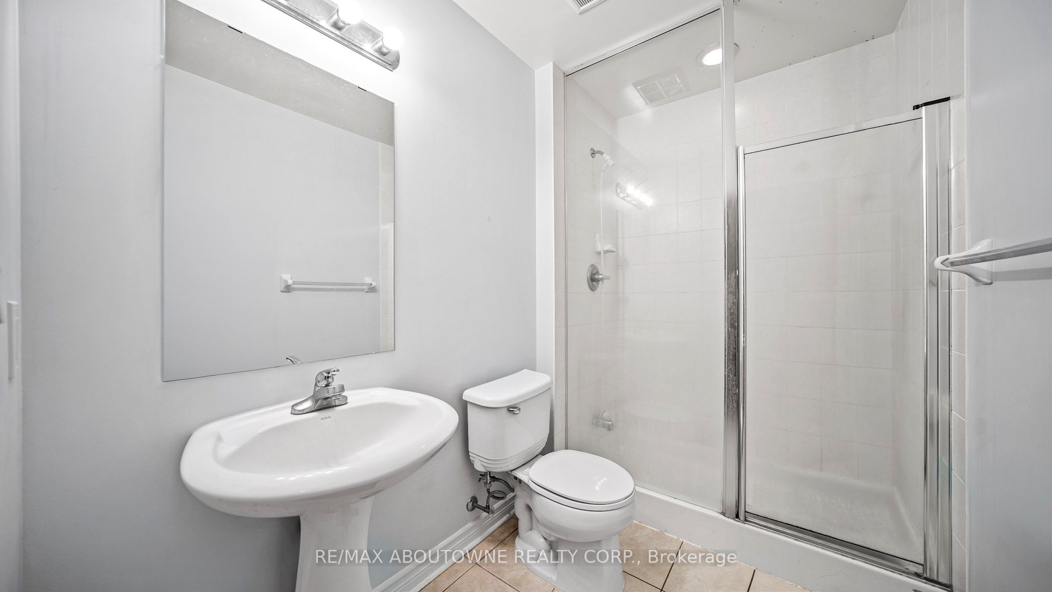 09 – 388 Prince of Wales Drive, Mississauga ‣ W12522336 09 – 388 Prince of Wales Drive, Mississauga ‣ W12522336