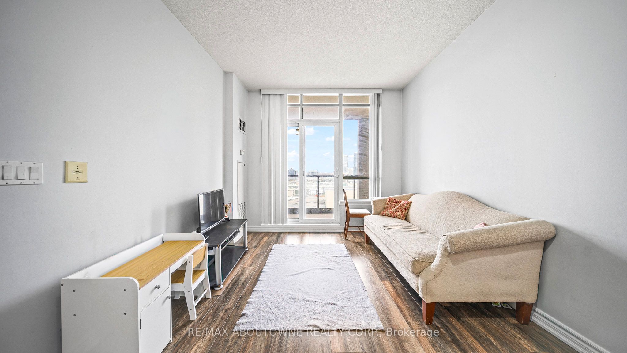 09 – 388 Prince of Wales Drive, Mississauga ‣ W12522336 09 – 388 Prince of Wales Drive, Mississauga ‣ W12522336