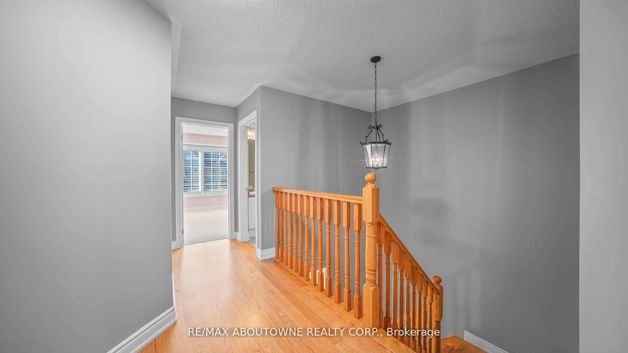 548 Terrace Way, Oakville ‣ W12522796 548 Terrace Way, Oakville ‣ W12522796