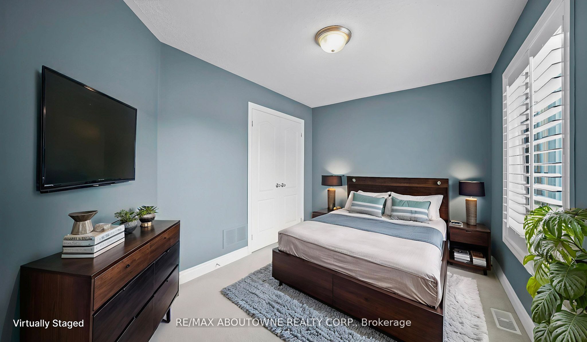 548 Terrace Way, Oakville ‣ W12522796 548 Terrace Way, Oakville ‣ W12522796