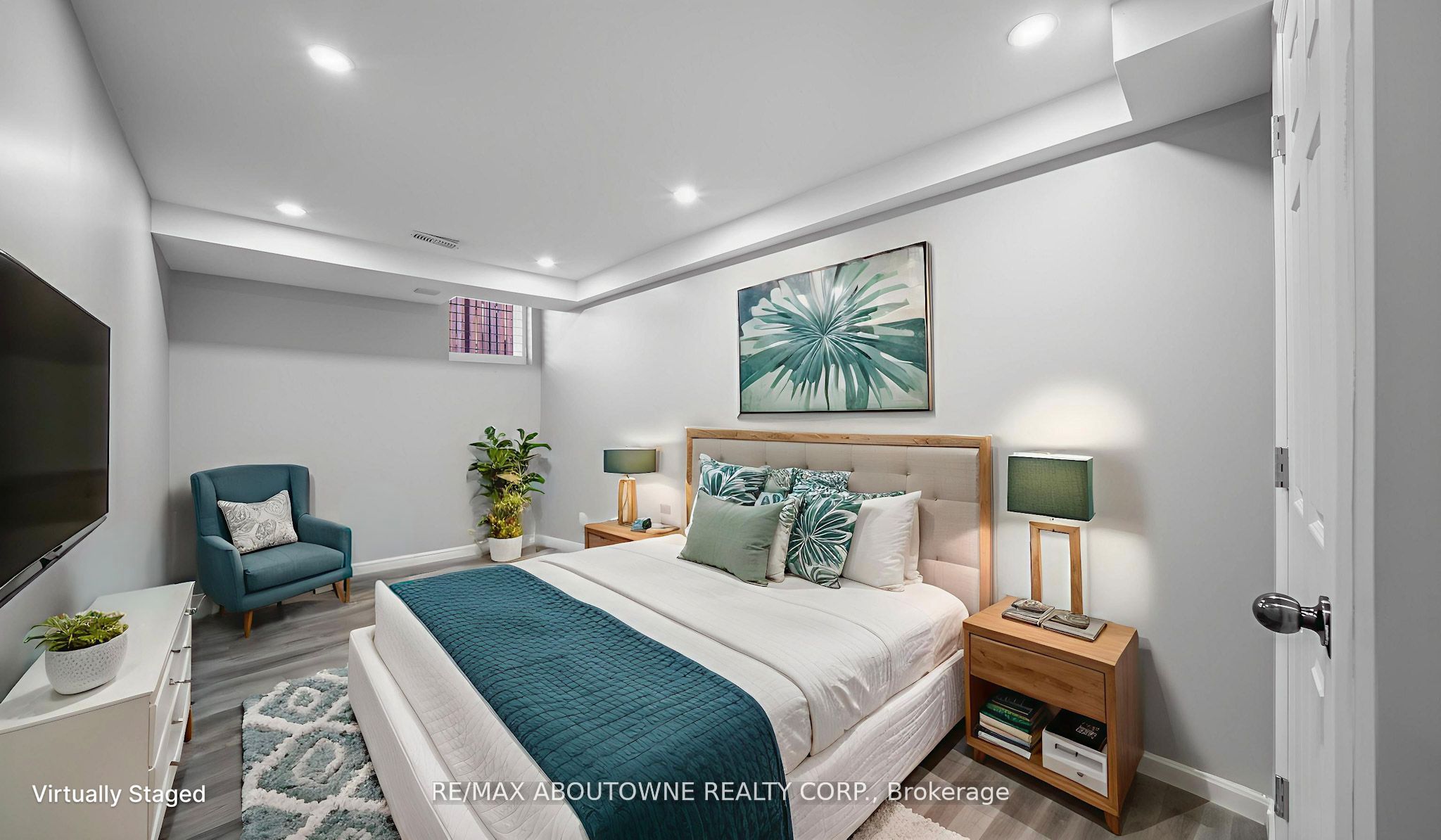 548 Terrace Way, Oakville ‣ W12522796 548 Terrace Way, Oakville ‣ W12522796