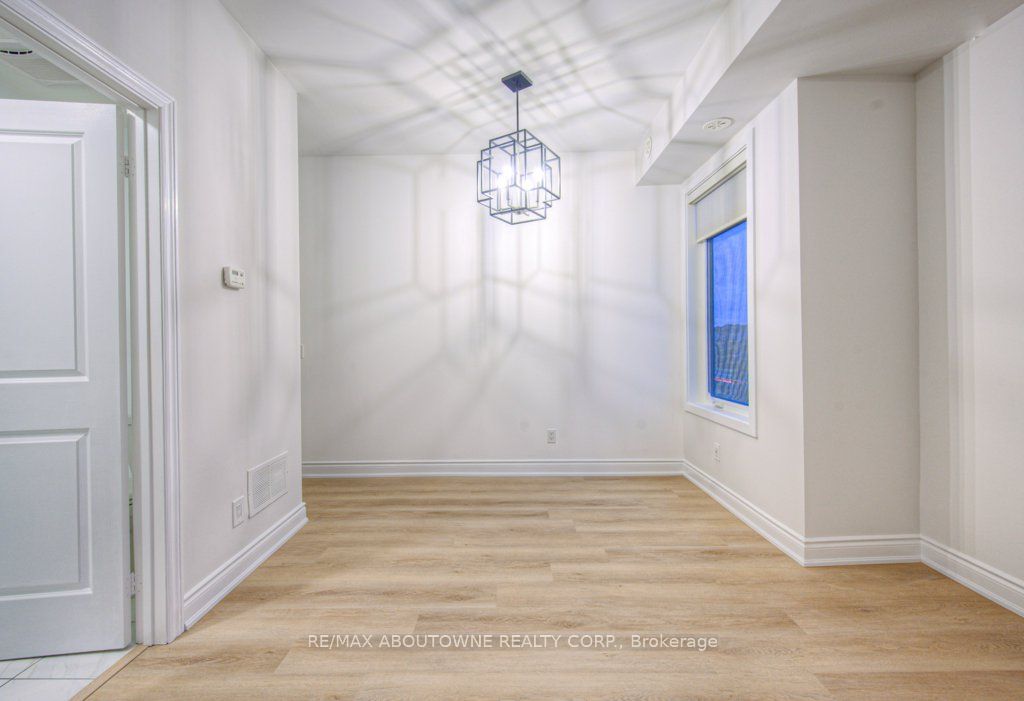 21 – 3078 Sixth Line, Oakville ‣ W12523142 21 – 3078 Sixth Line, Oakville ‣ W12523142