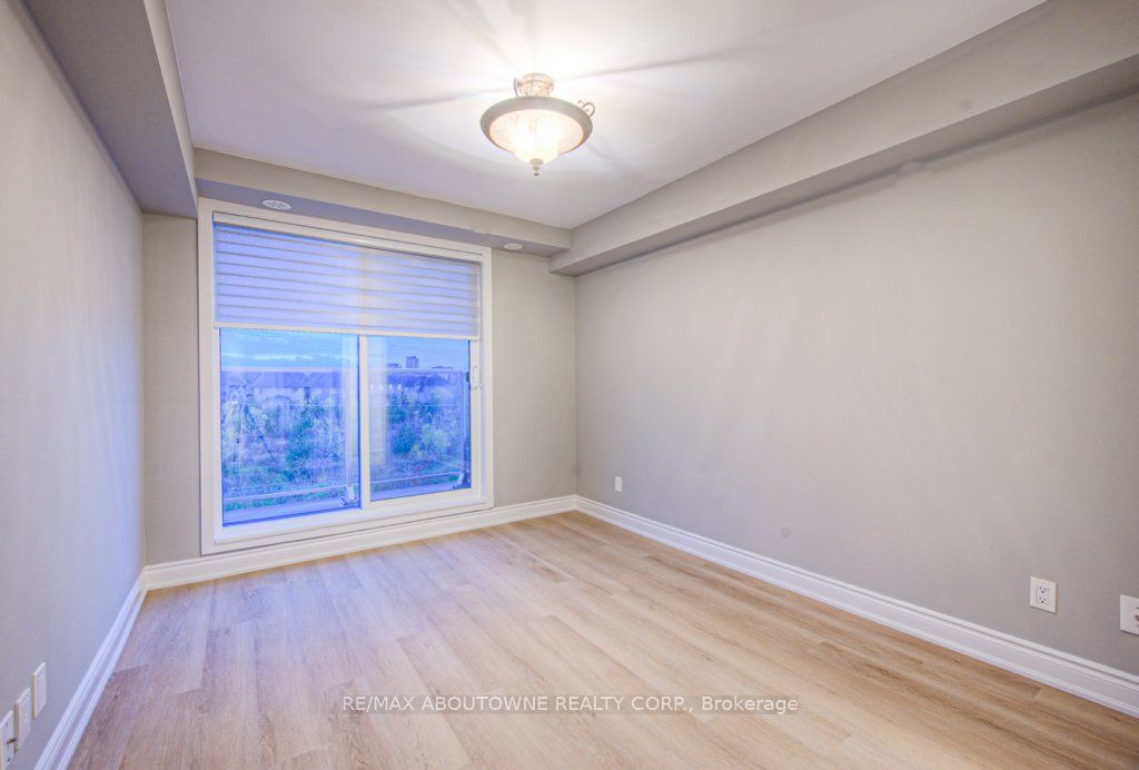 21 – 3078 Sixth Line, Oakville ‣ W12523142 21 – 3078 Sixth Line, Oakville ‣ W12523142