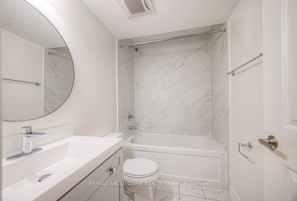 21 – 3078 Sixth Line, Oakville ‣ W12523142 21 – 3078 Sixth Line, Oakville ‣ W12523142