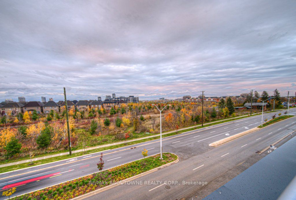 21 – 3078 Sixth Line, Oakville ‣ W12523142 21 – 3078 Sixth Line, Oakville ‣ W12523142