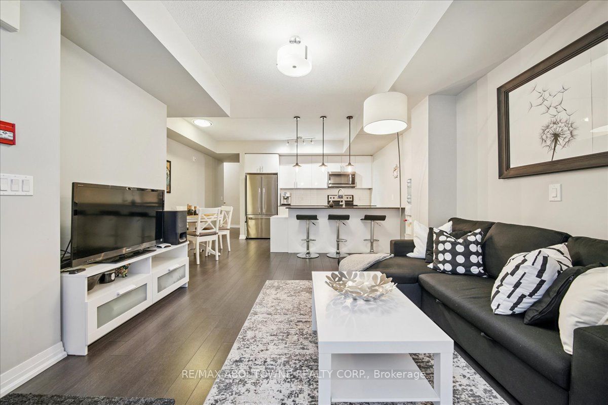 107 – 1202 Main Street, Milton ‣ W12523738 107 – 1202 Main Street, Milton ‣ W12523738