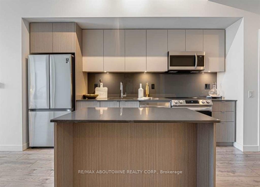 B0909 – 133 BRONTE Road, Oakville ‣ W12528862 B0909 – 133 BRONTE Road, Oakville ‣ W12528862