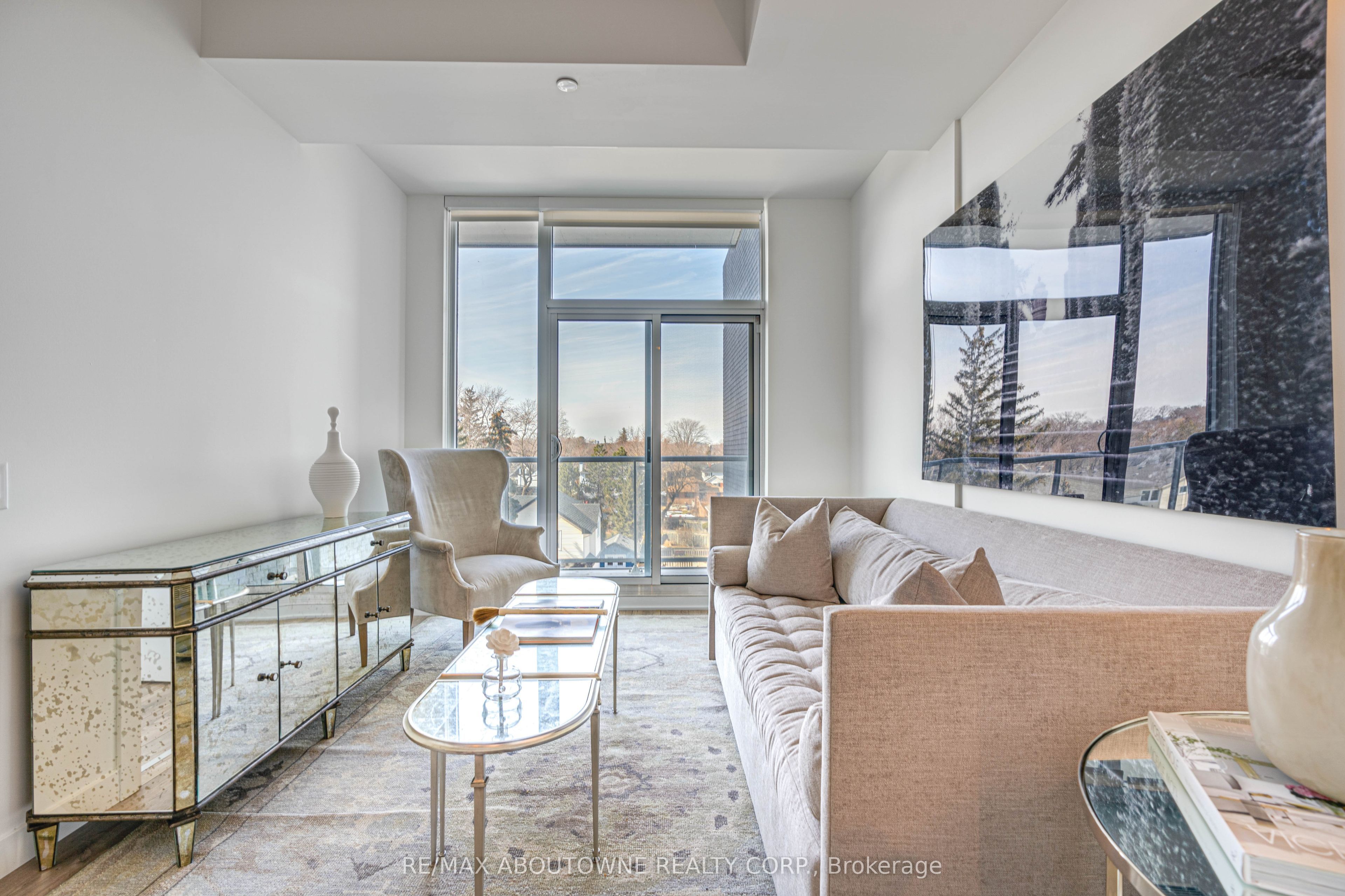 B0909 – 133 BRONTE Road, Oakville ‣ W12528862 B0909 – 133 BRONTE Road, Oakville ‣ W12528862