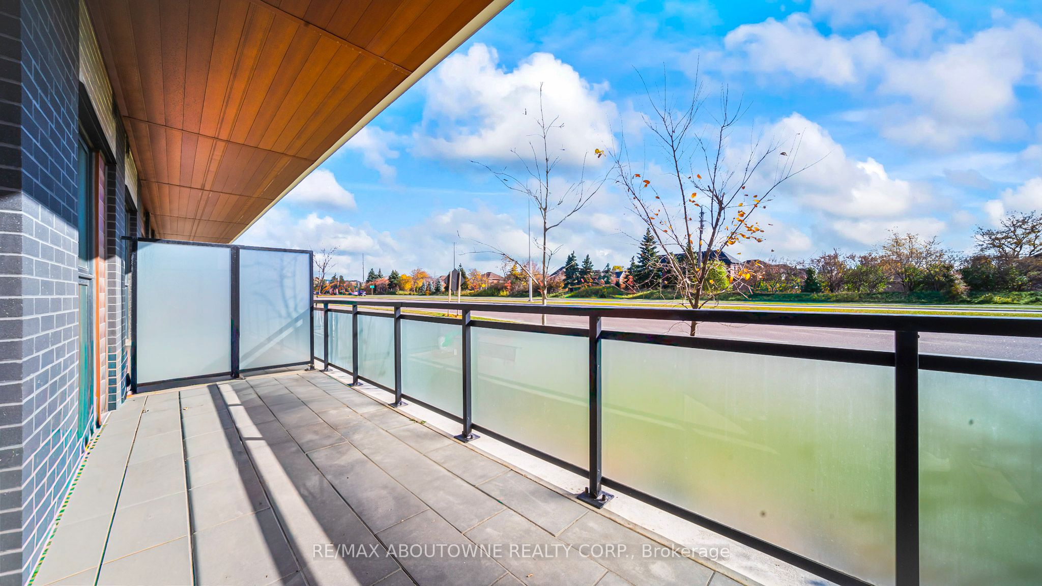 5 – 95 Dundas Street, Oakville ‣ W12529254 5 – 95 Dundas Street, Oakville ‣ W12529254