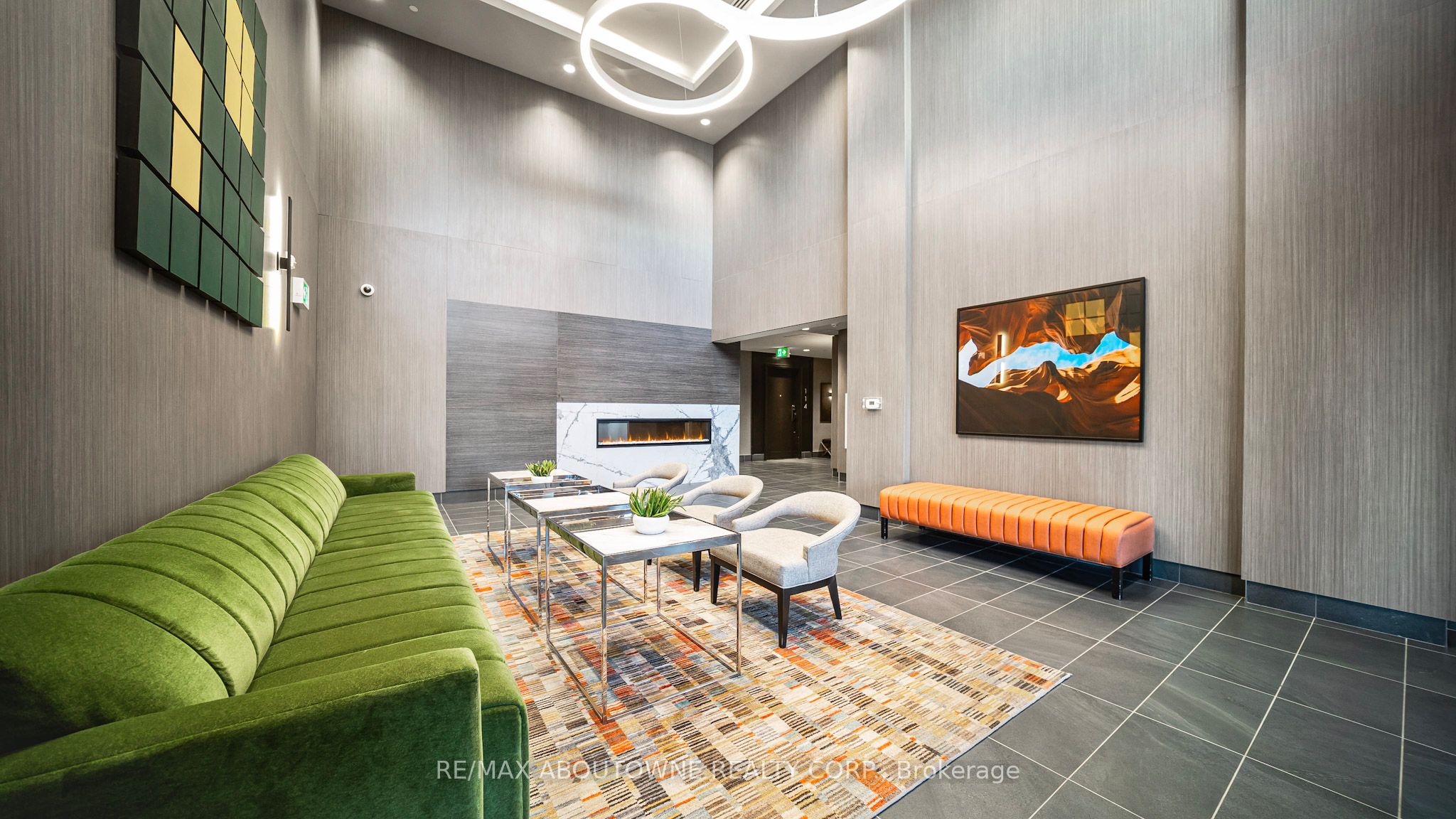 5 – 95 Dundas Street, Oakville ‣ W12529254 5 – 95 Dundas Street, Oakville ‣ W12529254