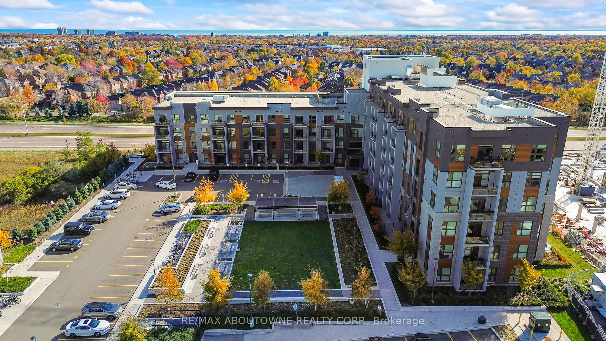 5 – 95 Dundas Street, Oakville ‣ W12529254 5 – 95 Dundas Street, Oakville ‣ W12529254