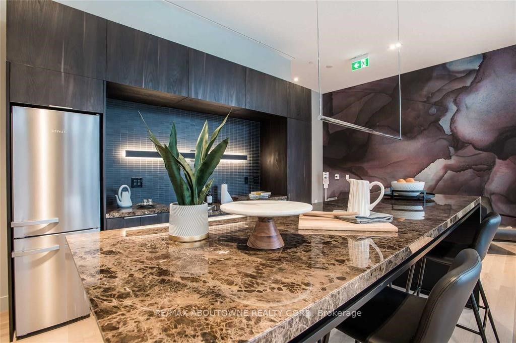 A1205 – 125 Bronte Road, Oakville ‣ W12530736 A1205 – 125 Bronte Road, Oakville ‣ W12530736