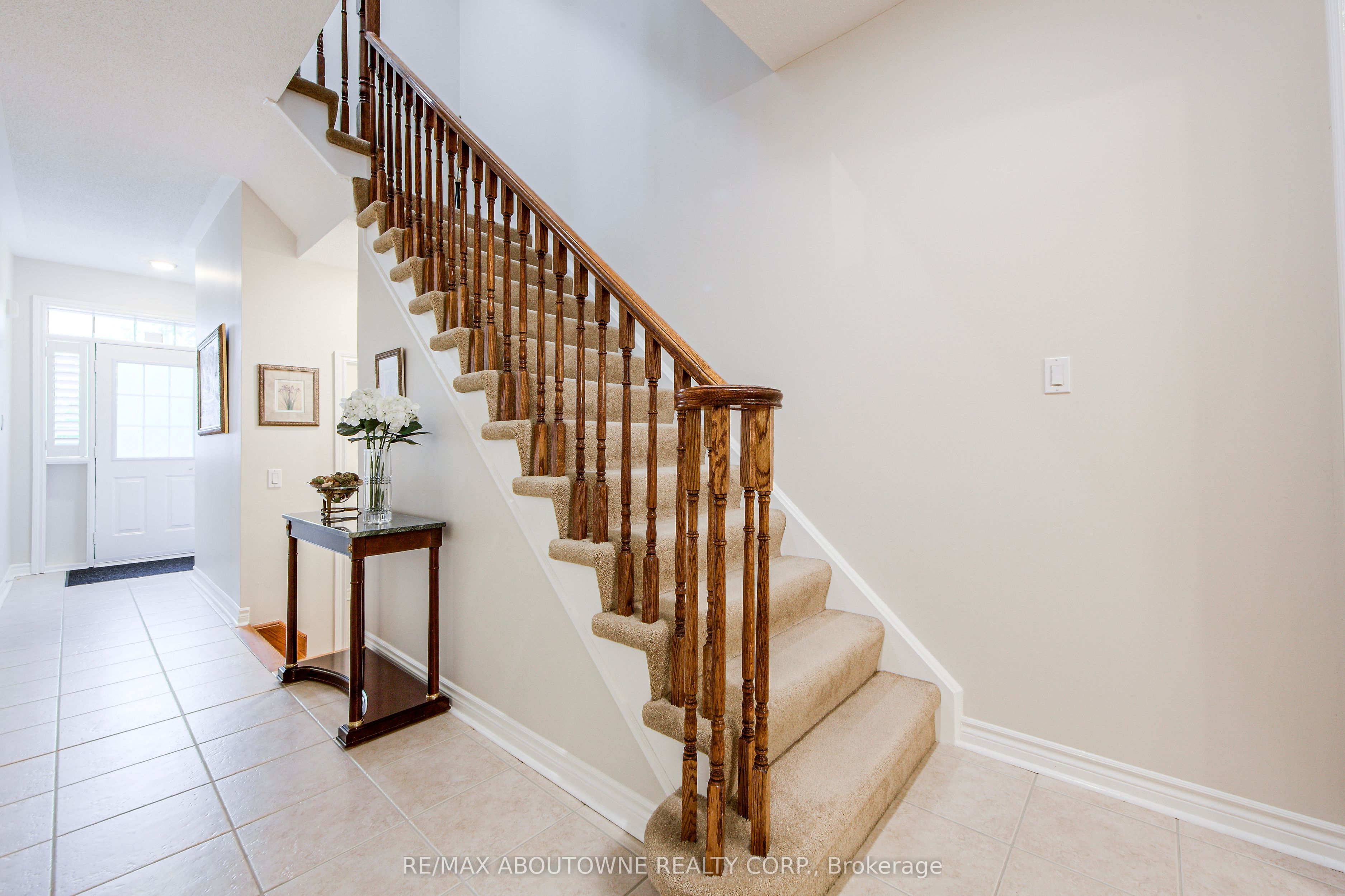 21 – 300 Ravineview Way, Oakville ‣ W12532988 21 – 300 Ravineview Way, Oakville ‣ W12532988