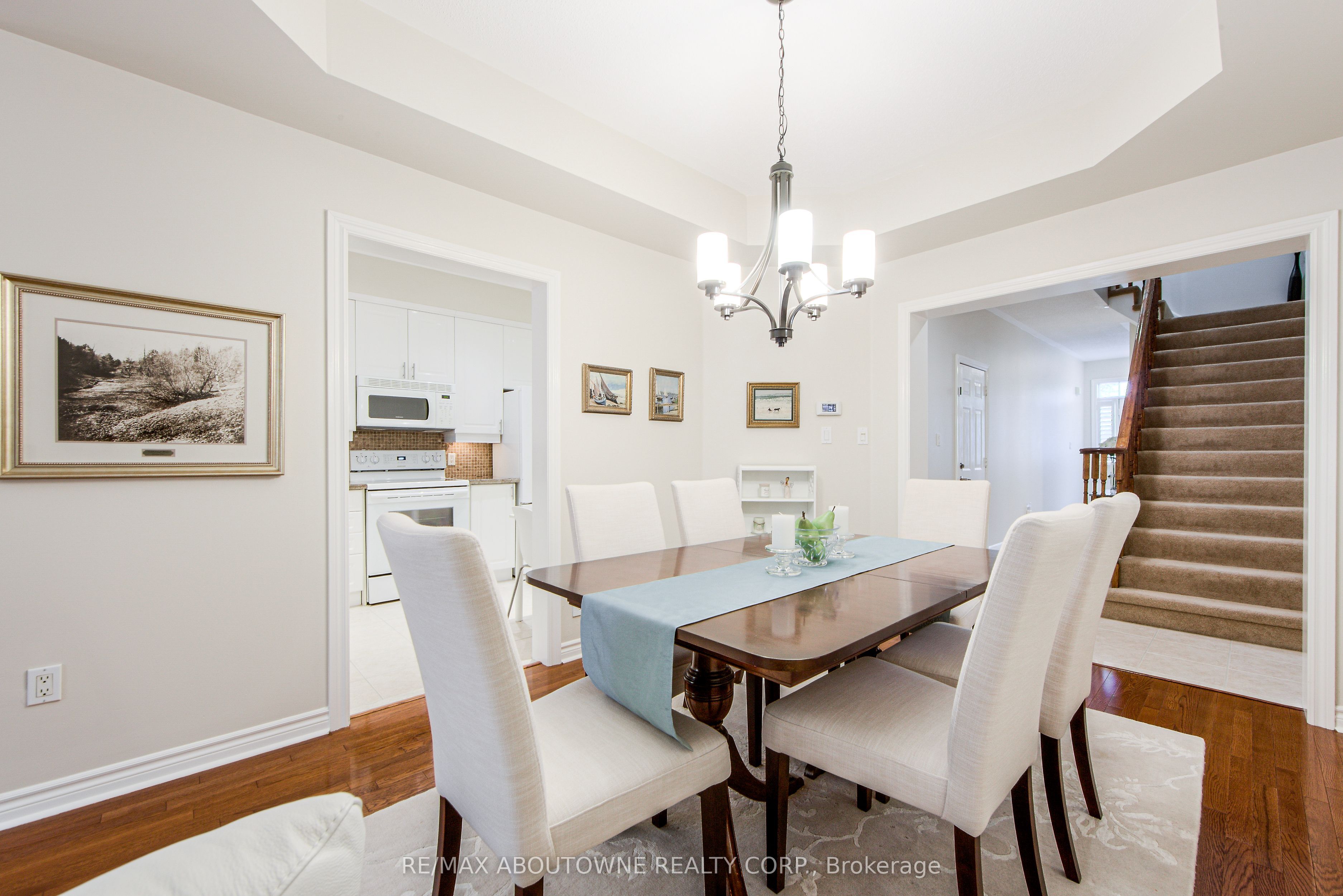 21 – 300 Ravineview Way, Oakville ‣ W12532988 21 – 300 Ravineview Way, Oakville ‣ W12532988