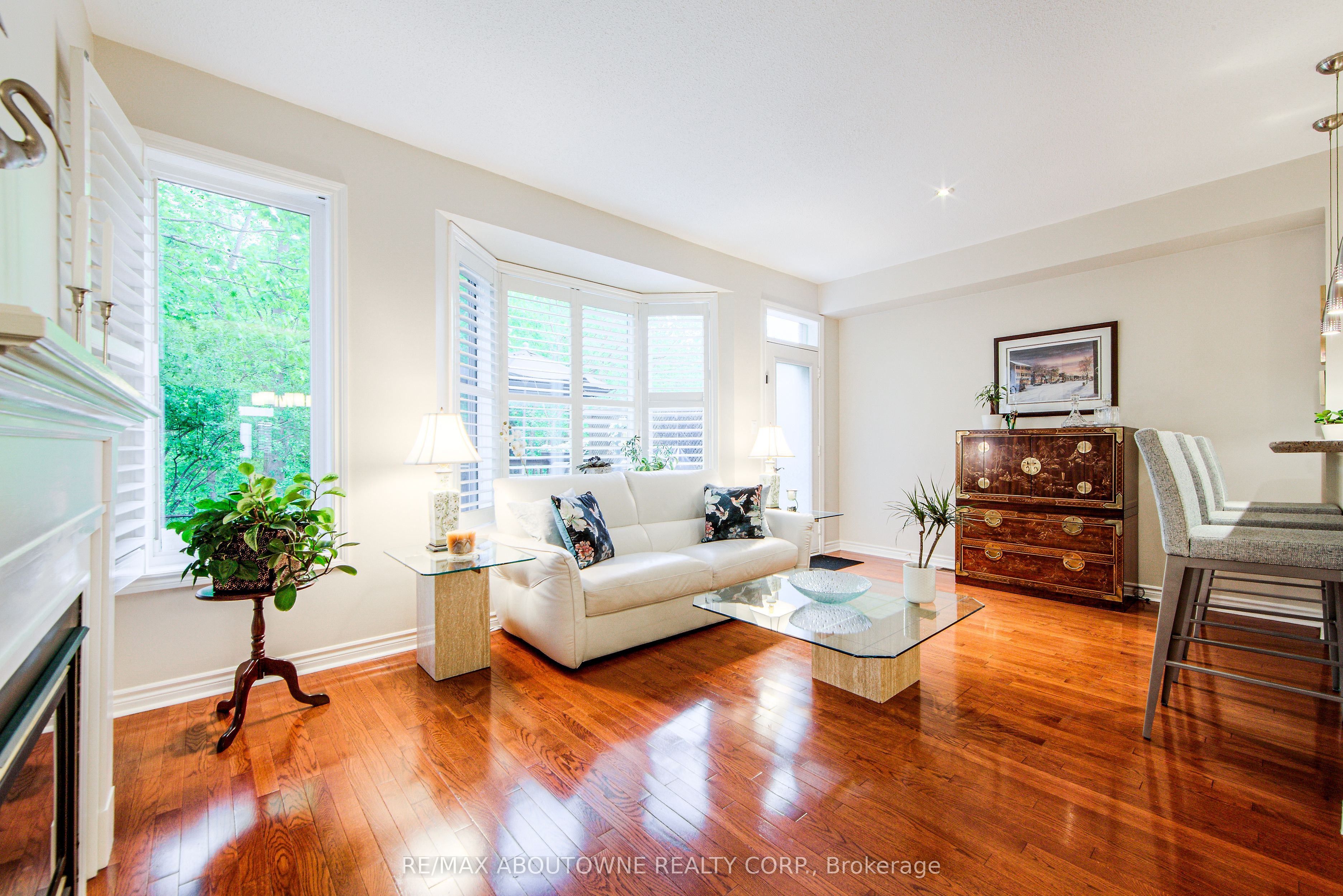 21 – 300 Ravineview Way, Oakville ‣ W12532988 21 – 300 Ravineview Way, Oakville ‣ W12532988