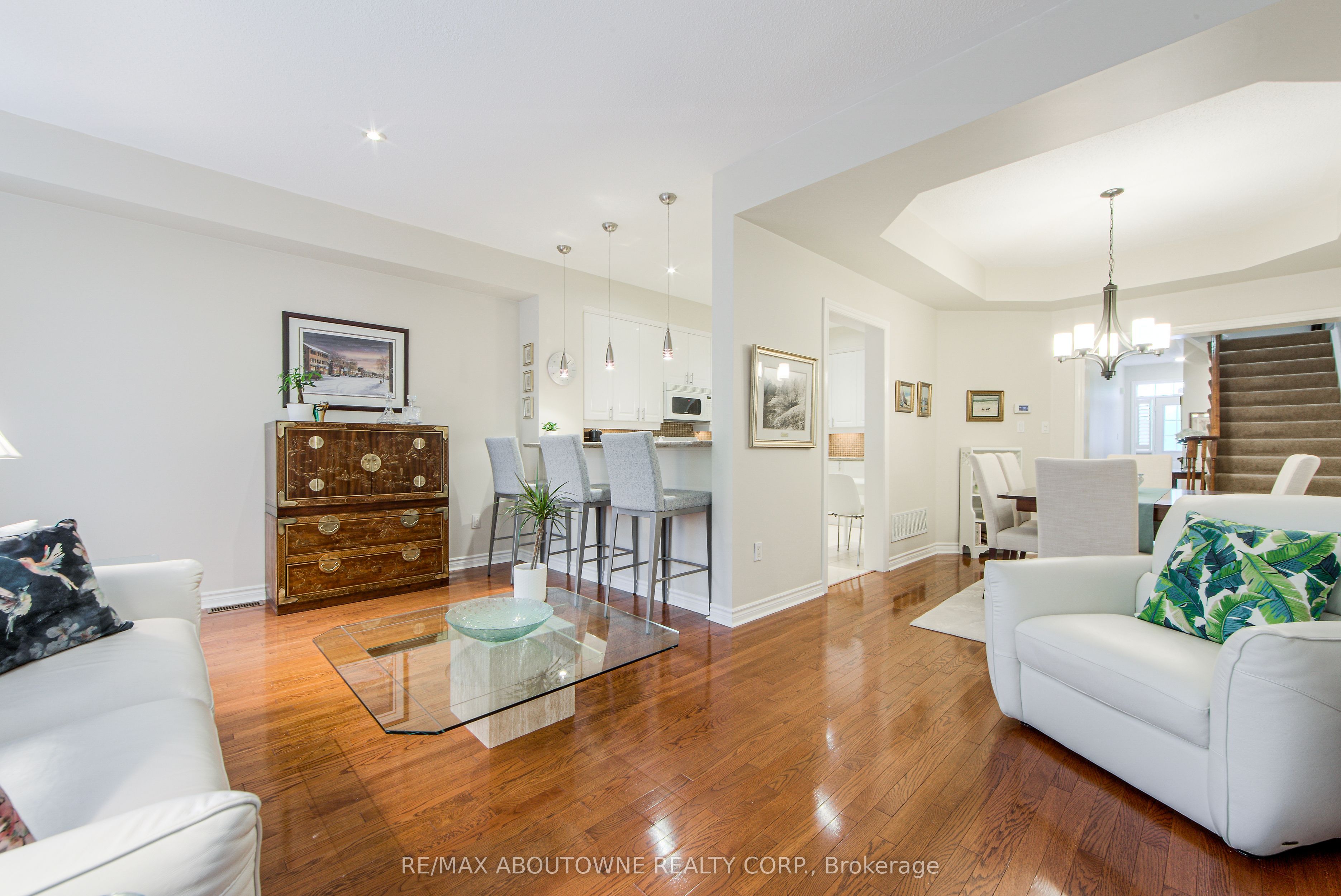 21 – 300 Ravineview Way, Oakville ‣ W12532988 21 – 300 Ravineview Way, Oakville ‣ W12532988