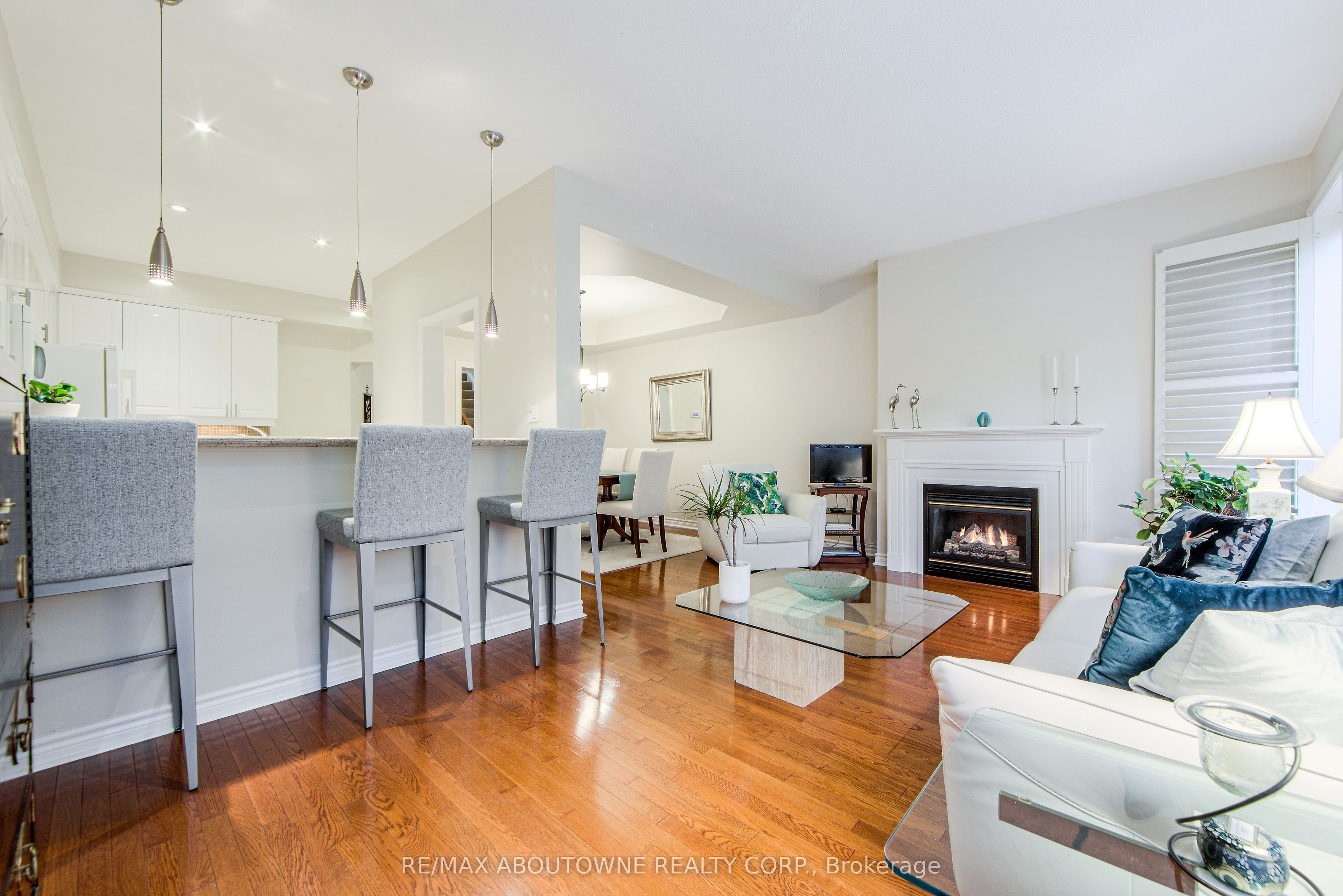 21 – 300 Ravineview Way, Oakville ‣ W12532988 21 – 300 Ravineview Way, Oakville ‣ W12532988