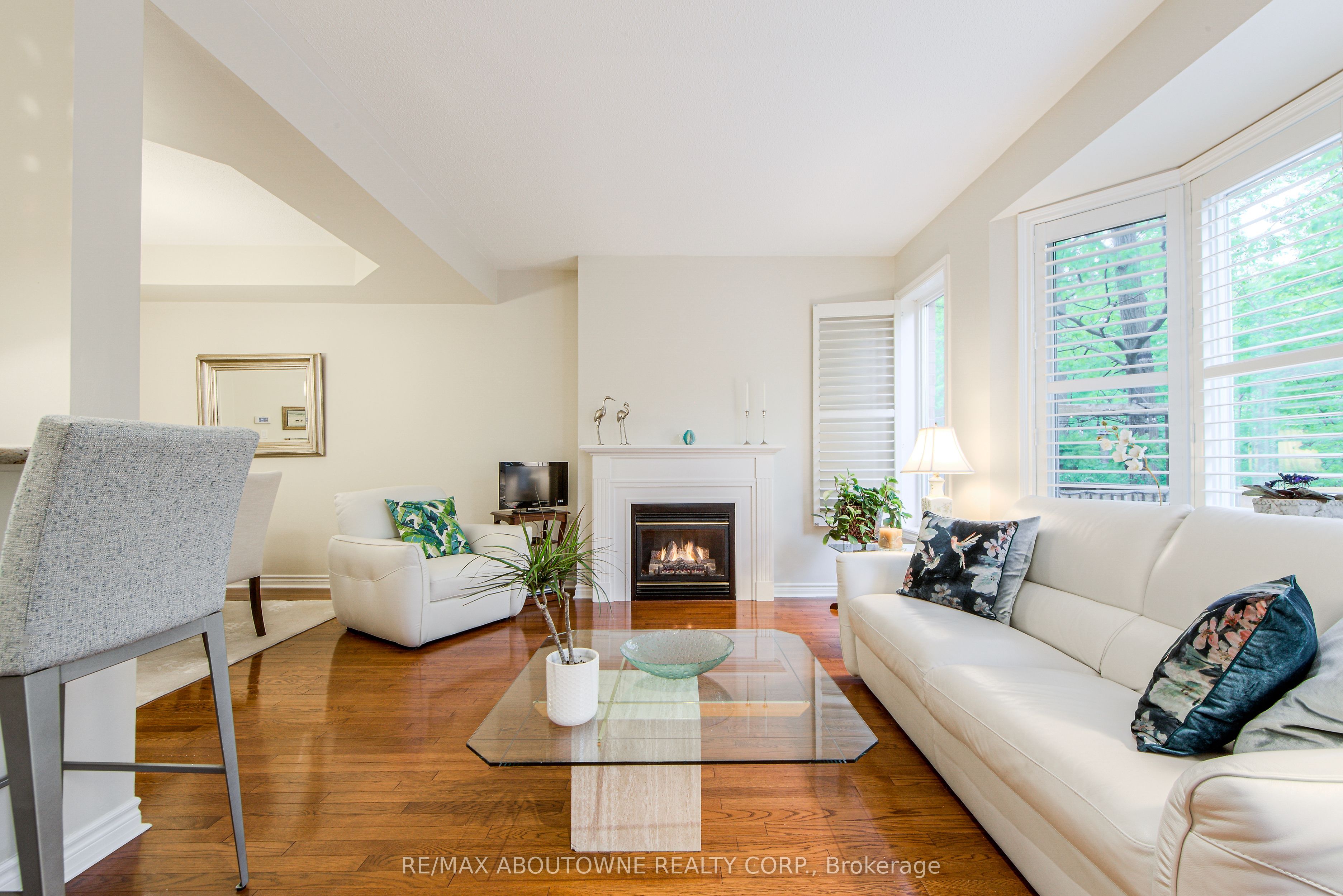 21 – 300 Ravineview Way, Oakville ‣ W12532988 21 – 300 Ravineview Way, Oakville ‣ W12532988