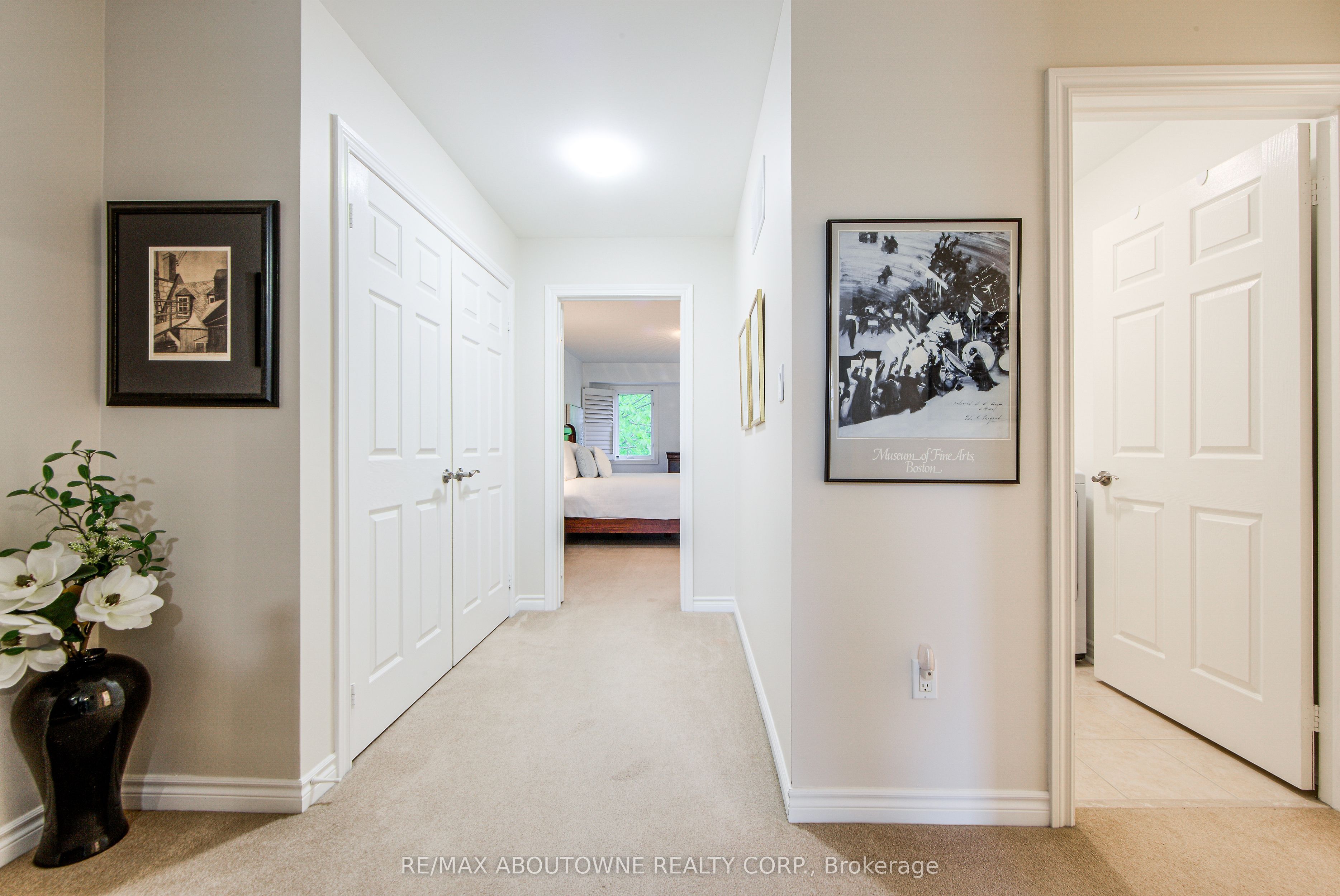 21 – 300 Ravineview Way, Oakville ‣ W12532988 21 – 300 Ravineview Way, Oakville ‣ W12532988