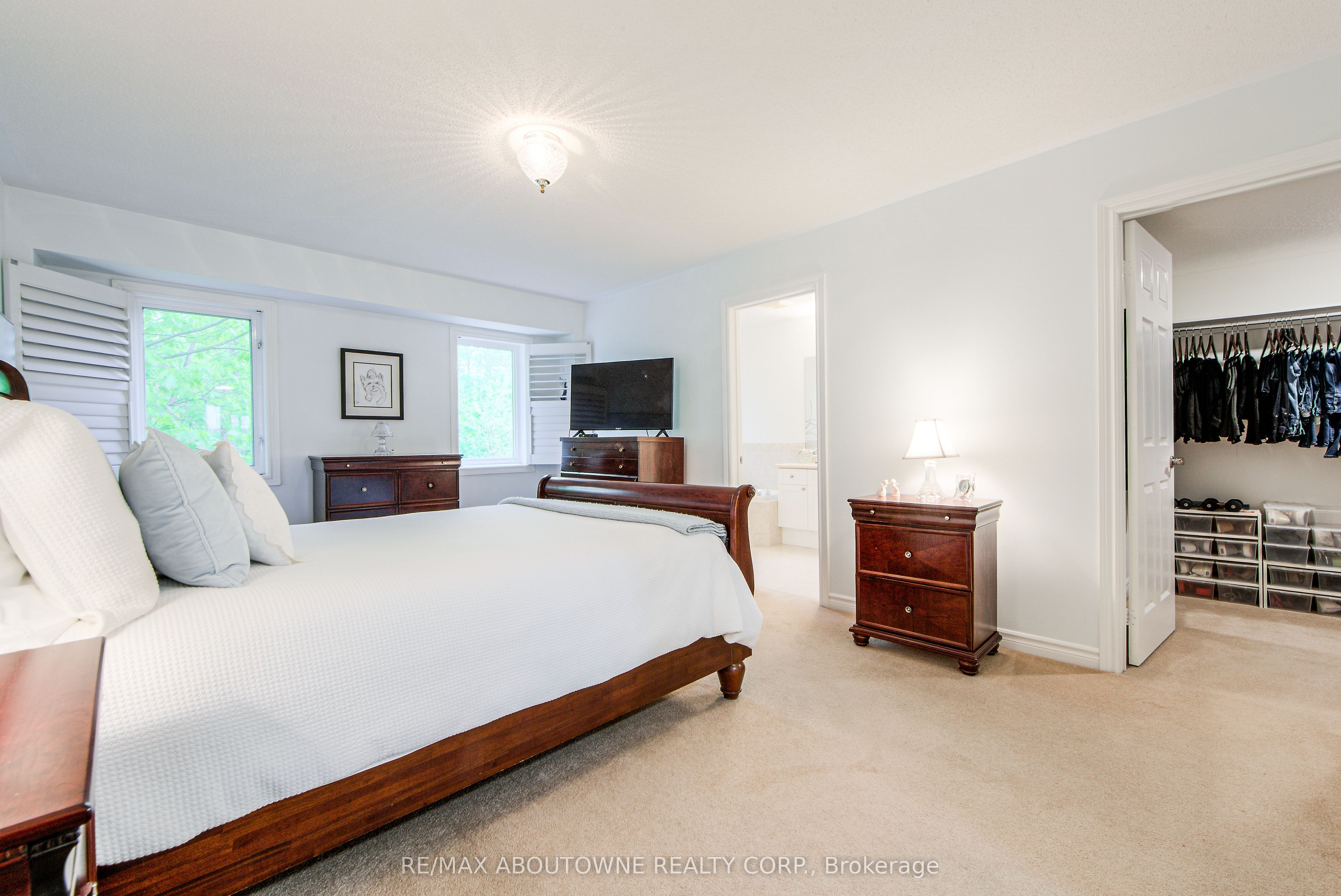 21 – 300 Ravineview Way, Oakville ‣ W12532988 21 – 300 Ravineview Way, Oakville ‣ W12532988