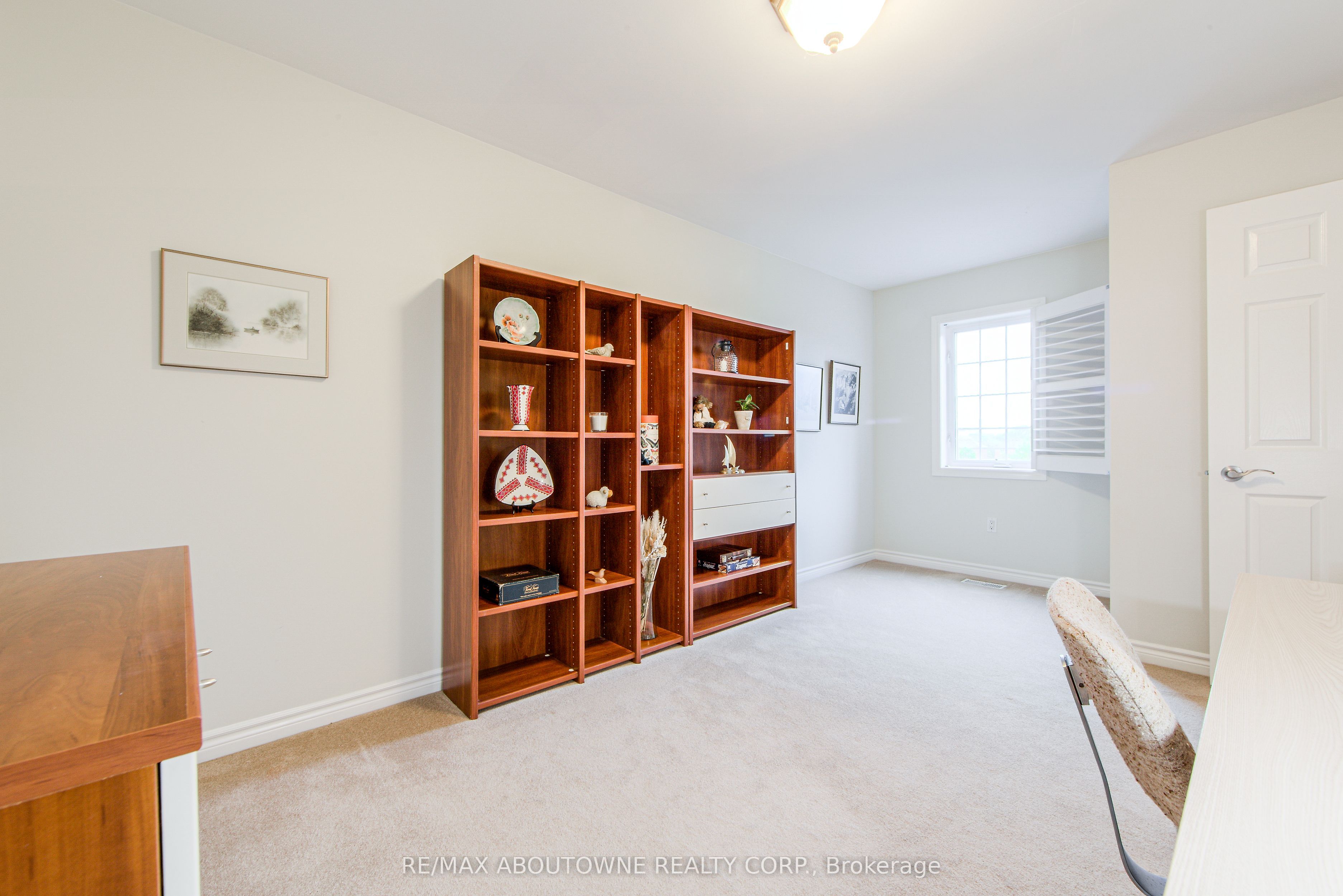 21 – 300 Ravineview Way, Oakville ‣ W12532988 21 – 300 Ravineview Way, Oakville ‣ W12532988
