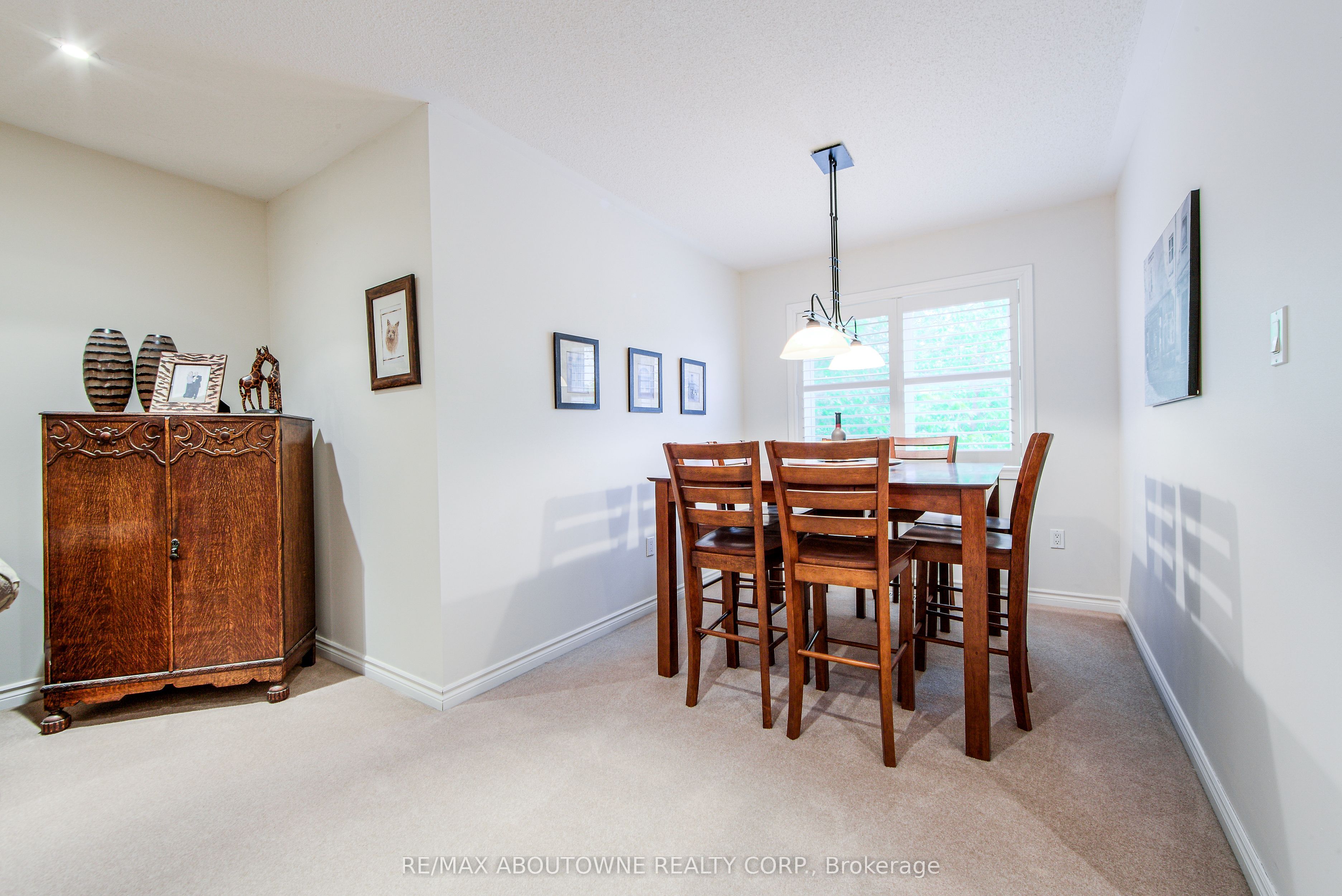 21 – 300 Ravineview Way, Oakville ‣ W12532988 21 – 300 Ravineview Way, Oakville ‣ W12532988