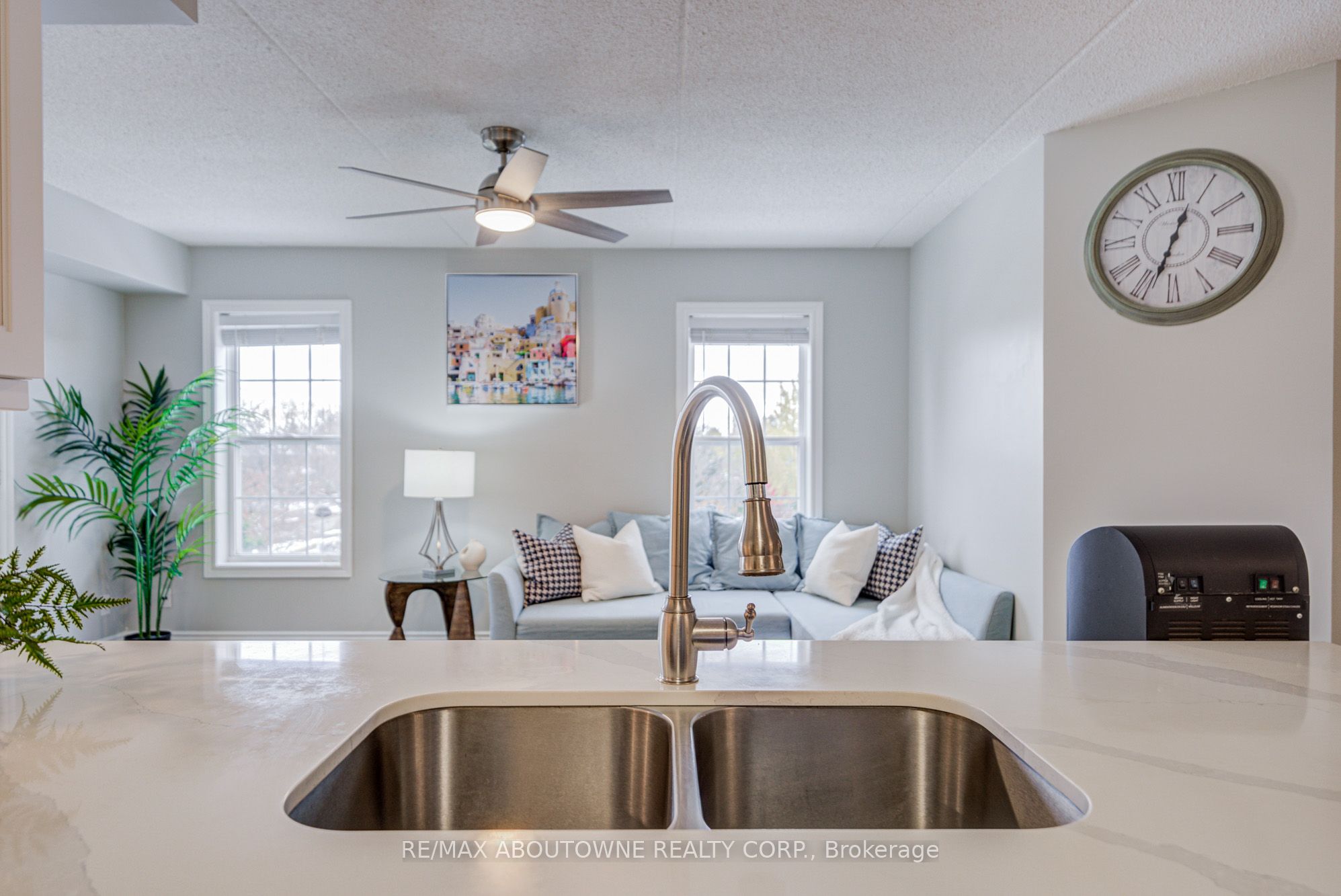 14 – 1460 Bishops Gate, Oakville ‣ W12540514 14 – 1460 Bishops Gate, Oakville ‣ W12540514