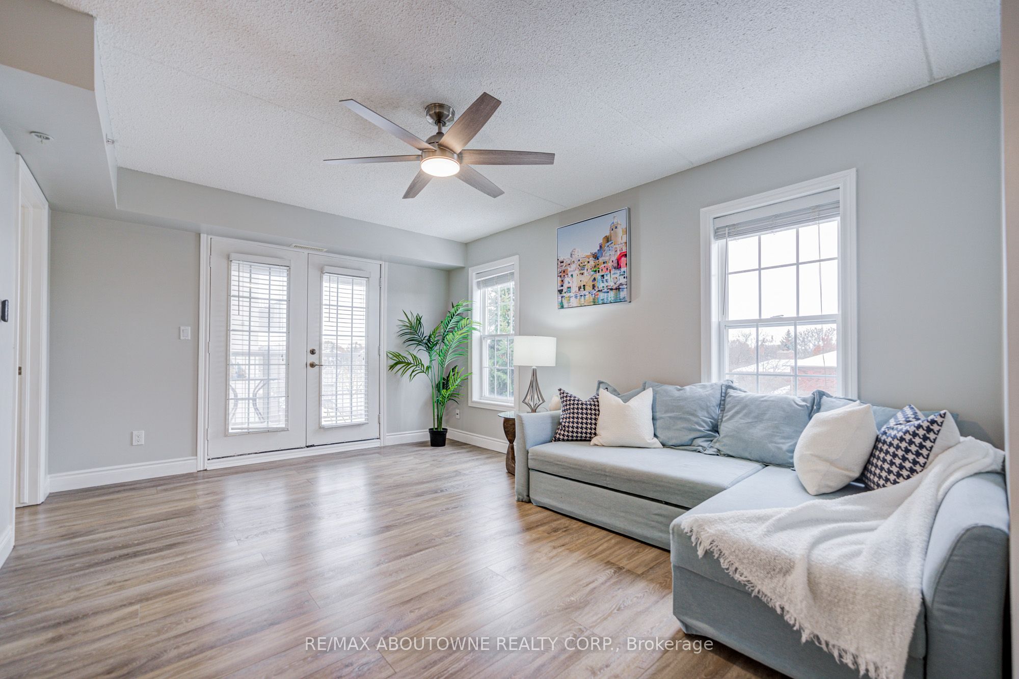 14 – 1460 Bishops Gate, Oakville ‣ W12540514 14 – 1460 Bishops Gate, Oakville ‣ W12540514