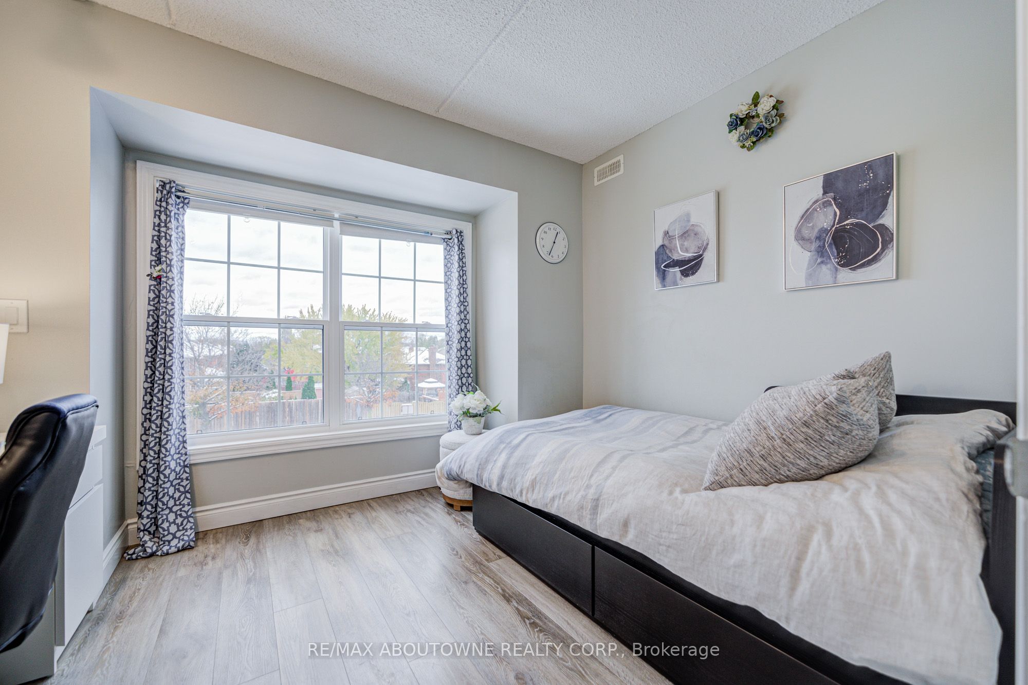 14 – 1460 Bishops Gate, Oakville ‣ W12540514 14 – 1460 Bishops Gate, Oakville ‣ W12540514