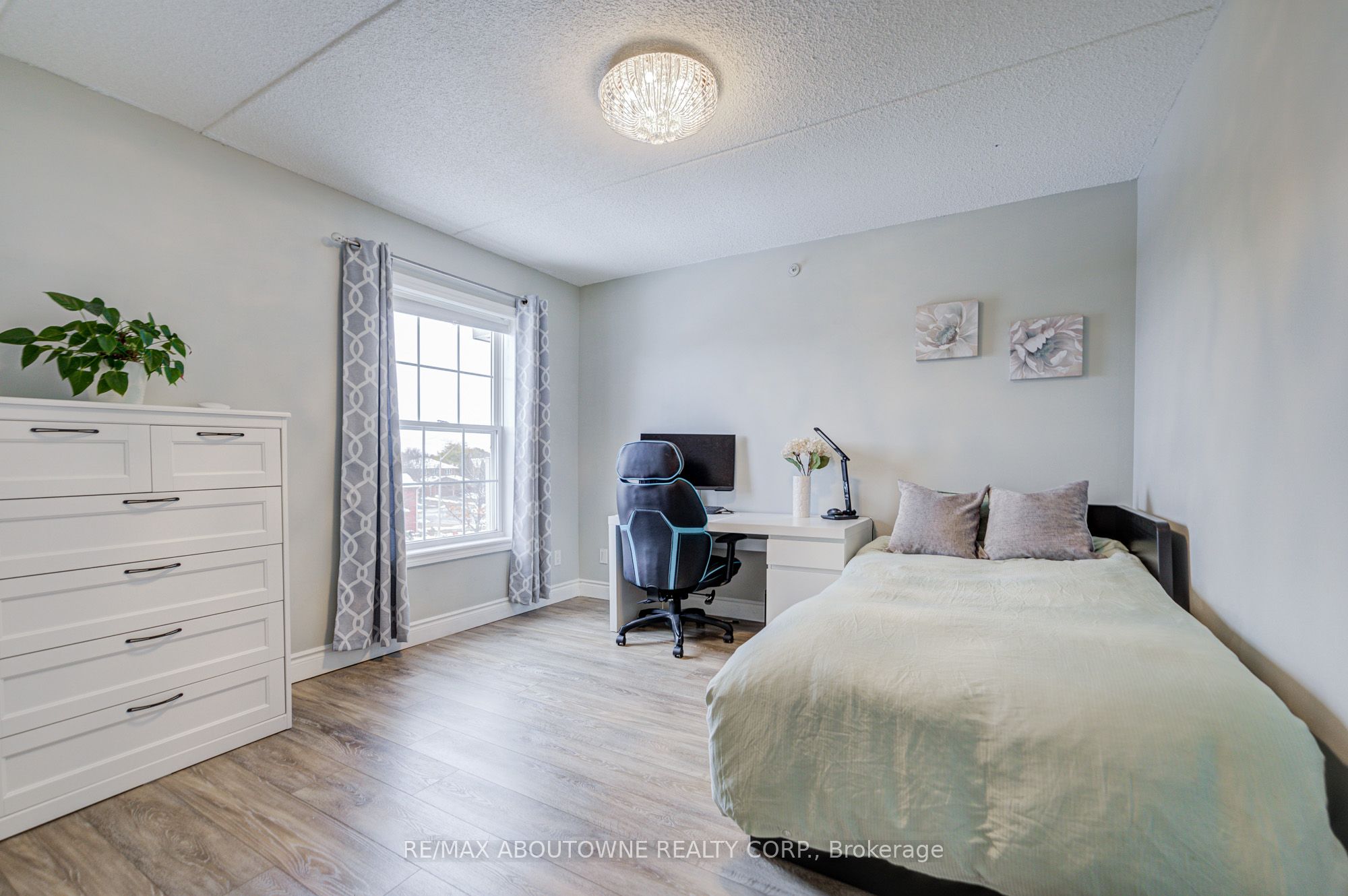 14 – 1460 Bishops Gate, Oakville ‣ W12540514 14 – 1460 Bishops Gate, Oakville ‣ W12540514