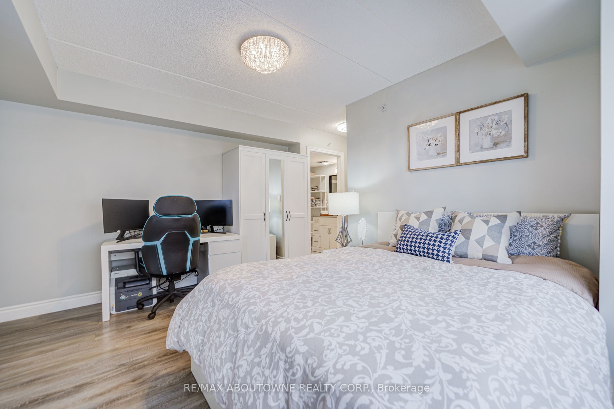 14 – 1460 Bishops Gate, Oakville ‣ W12540514 14 – 1460 Bishops Gate, Oakville ‣ W12540514