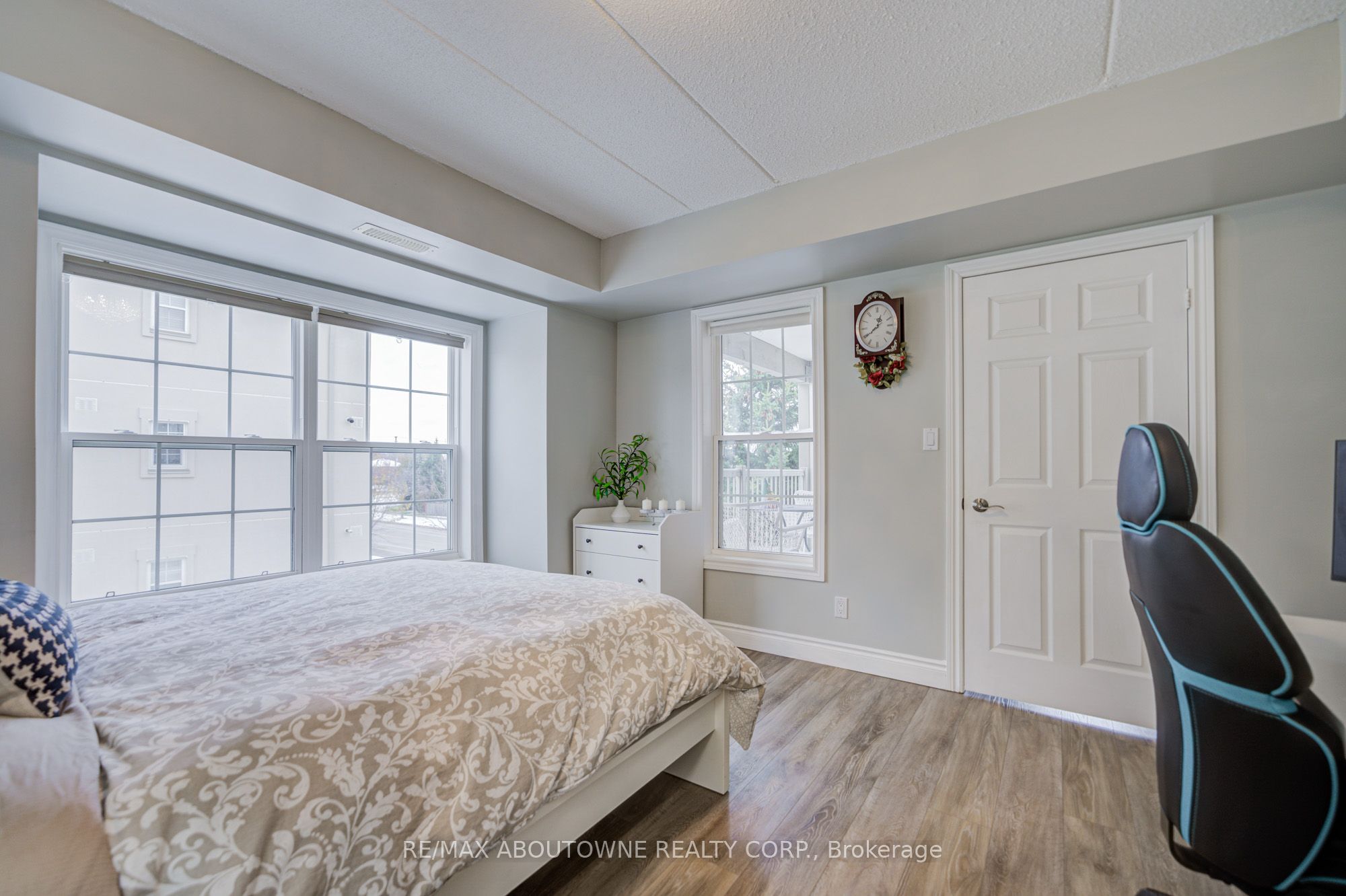 14 – 1460 Bishops Gate, Oakville ‣ W12540514 14 – 1460 Bishops Gate, Oakville ‣ W12540514