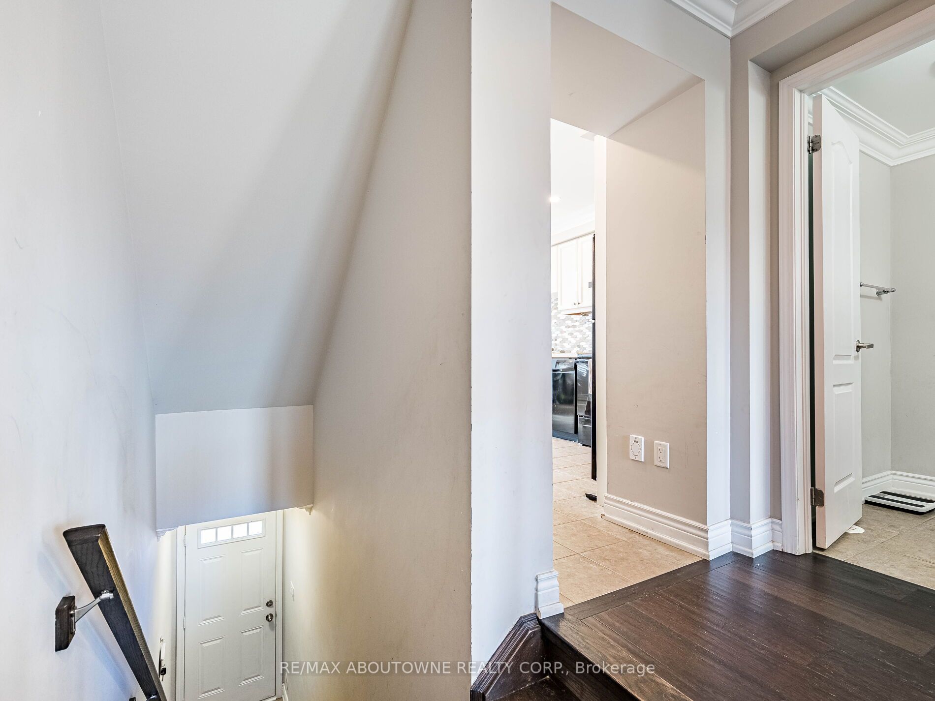 6020 Derry Road, Milton ‣ W12546924 6020 Derry Road, Milton ‣ W12546924