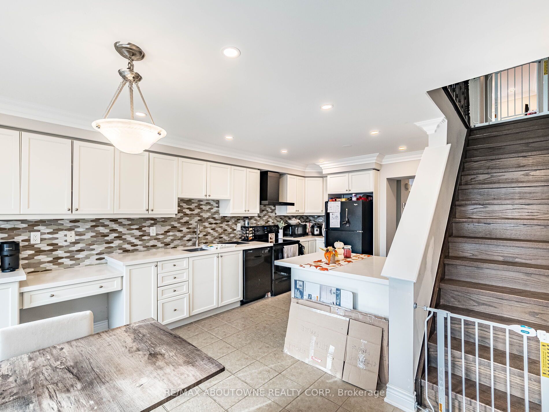 6020 Derry Road, Milton ‣ W12546924 6020 Derry Road, Milton ‣ W12546924