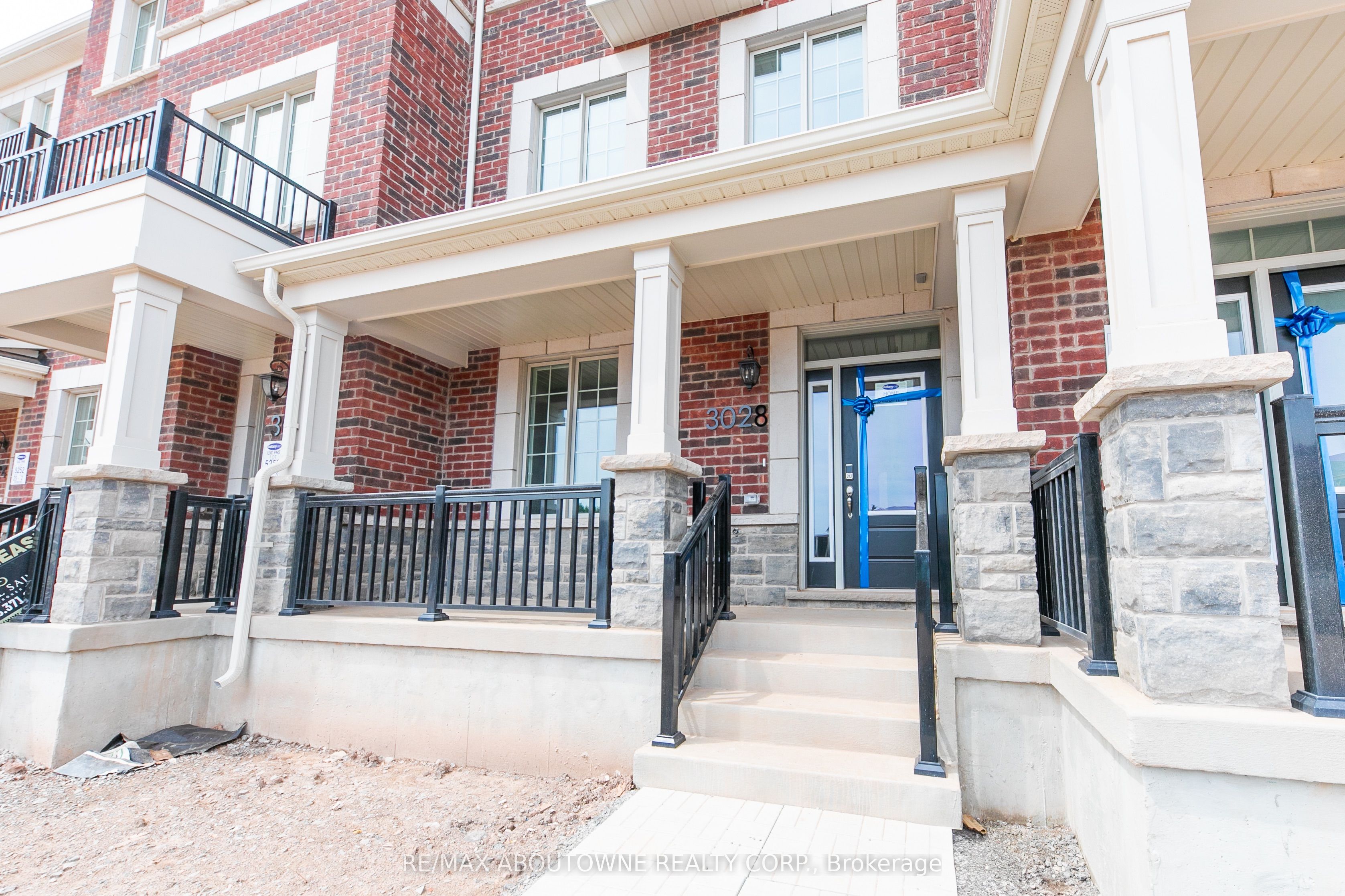 3028 Merrick Road, Oakville