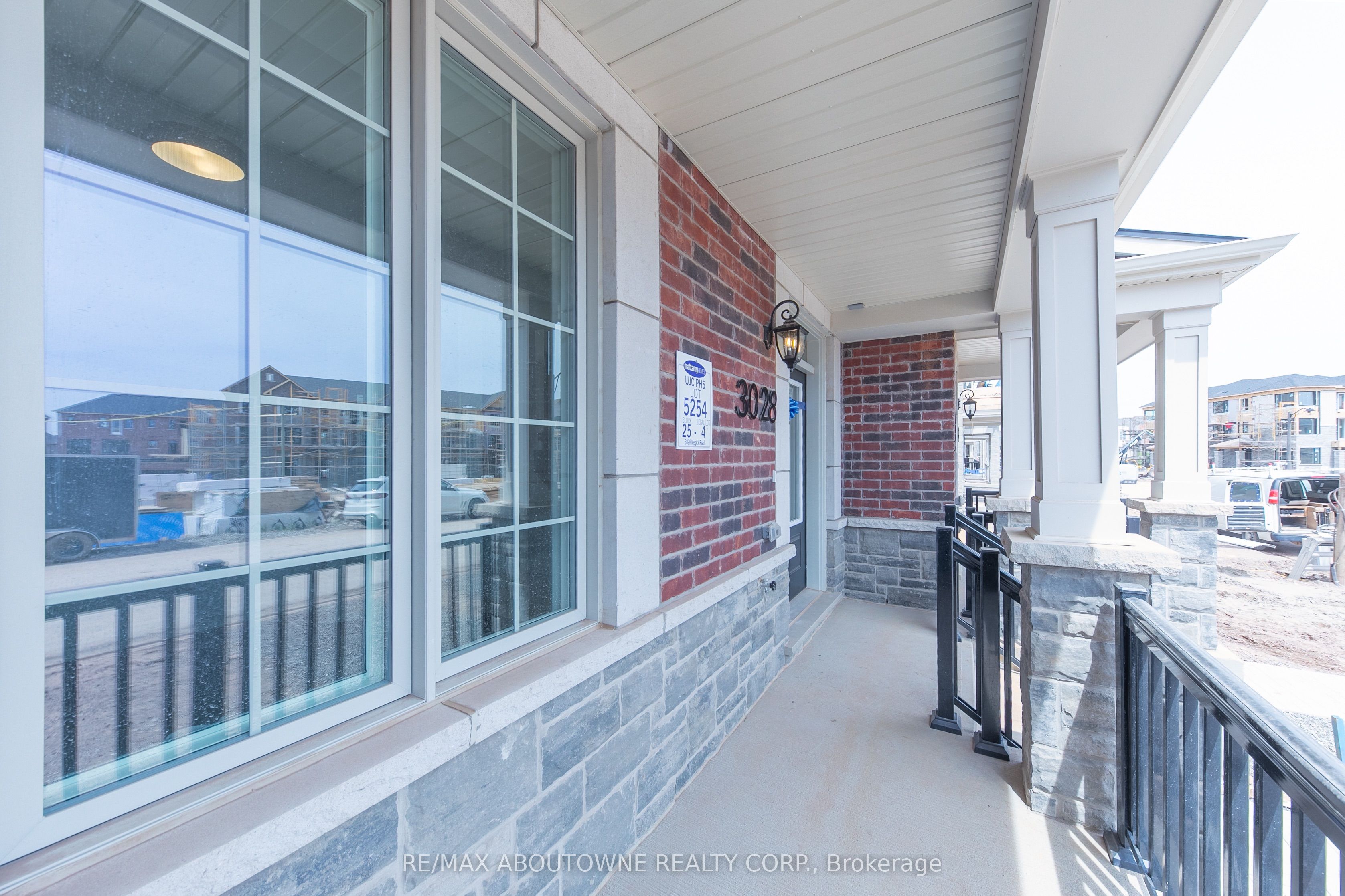 3028 Merrick Road, Oakville ‣ W12548270 3028 Merrick Road, Oakville ‣ W12548270