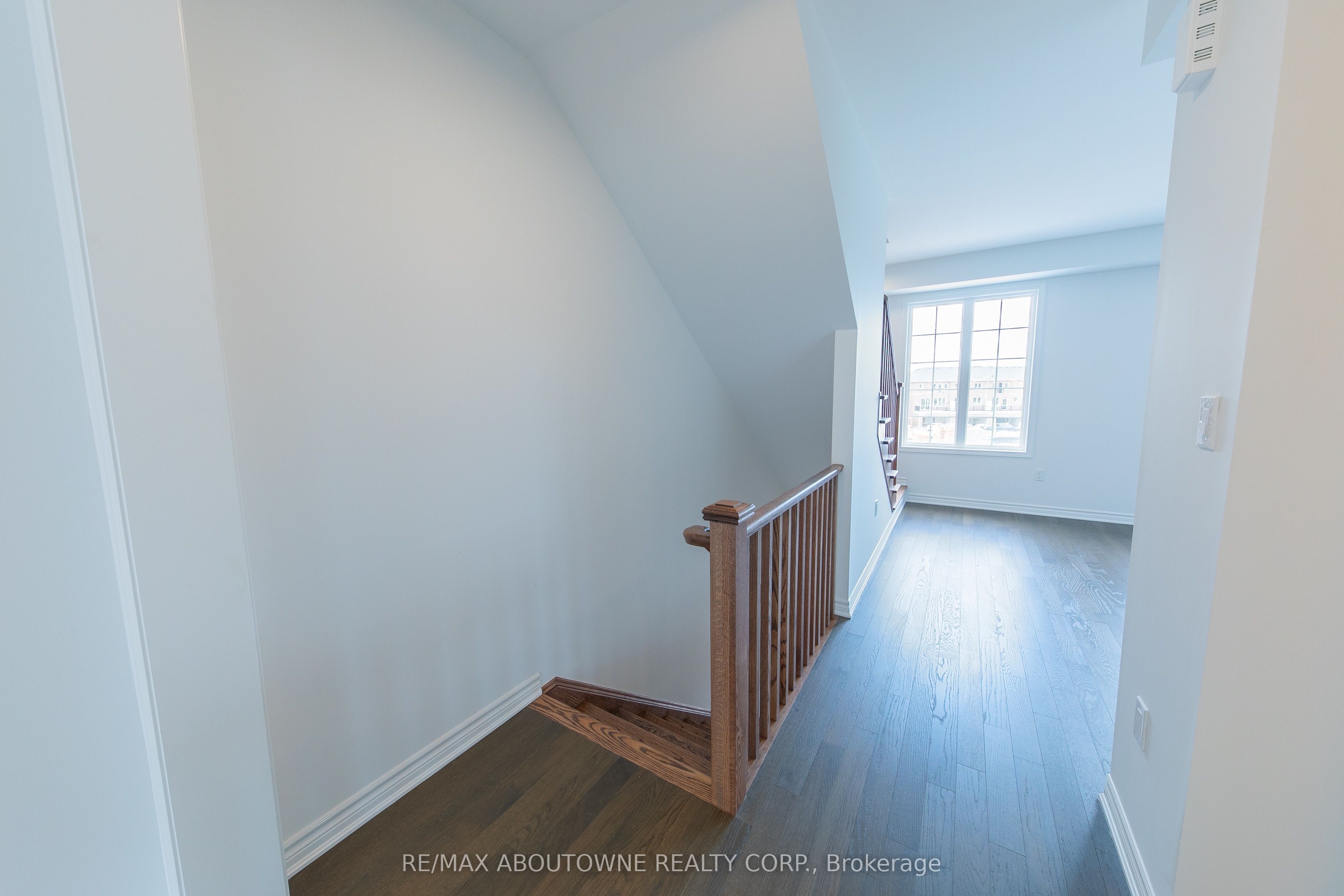 3028 Merrick Road, Oakville ‣ W12548270 3028 Merrick Road, Oakville ‣ W12548270