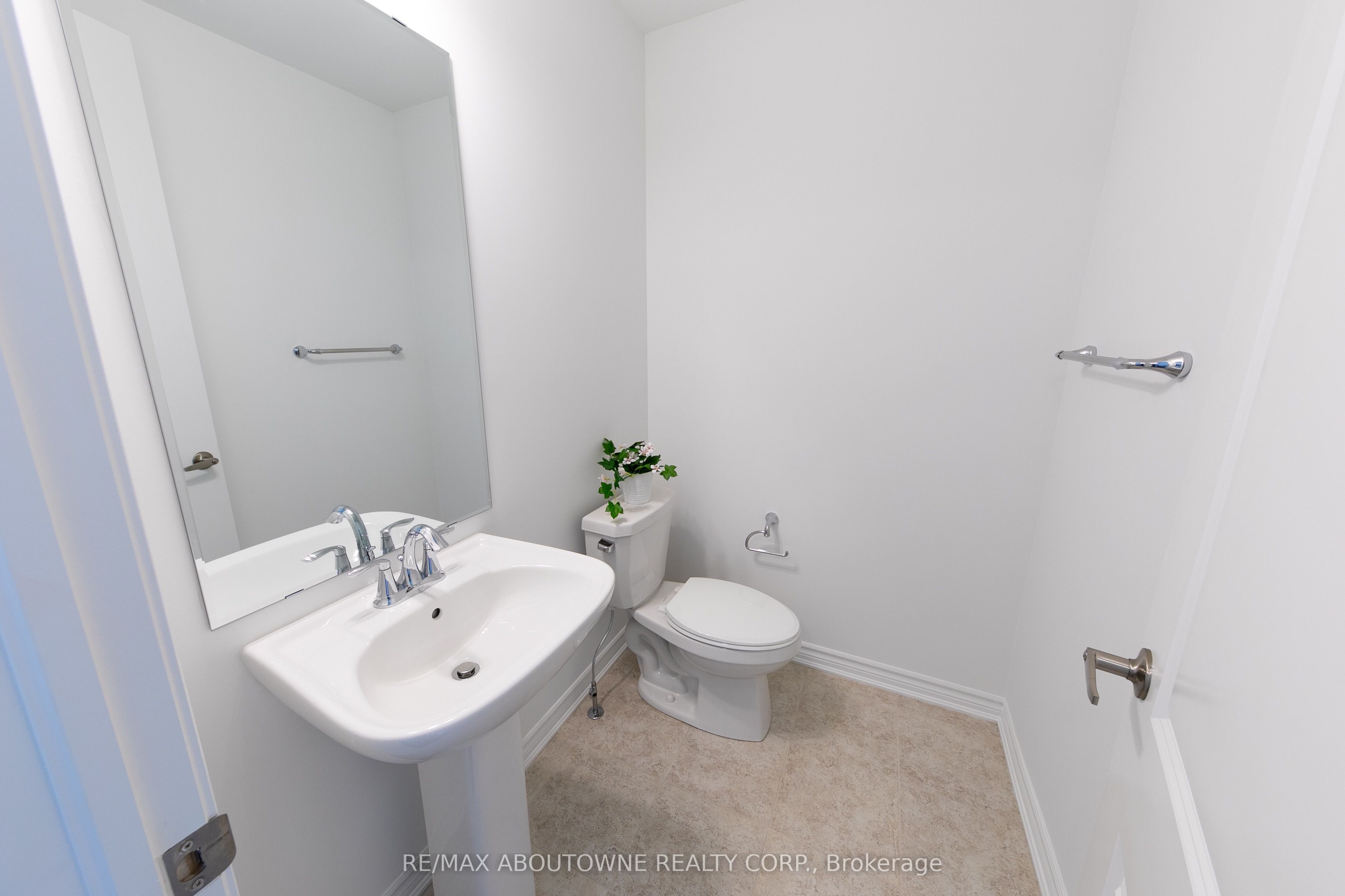 3028 Merrick Road, Oakville ‣ W12548270 3028 Merrick Road, Oakville ‣ W12548270