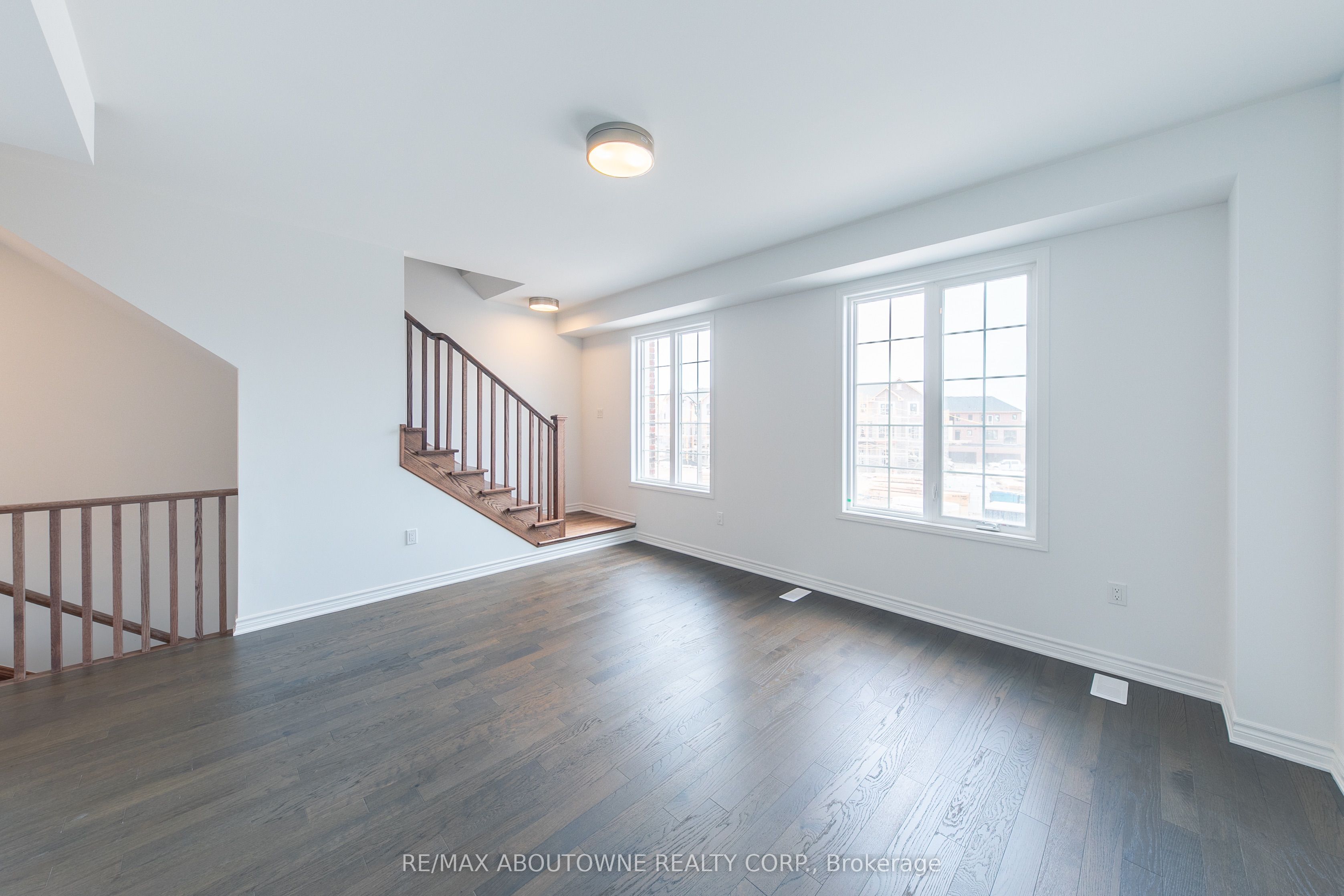 3028 Merrick Road, Oakville ‣ W12548270 3028 Merrick Road, Oakville ‣ W12548270