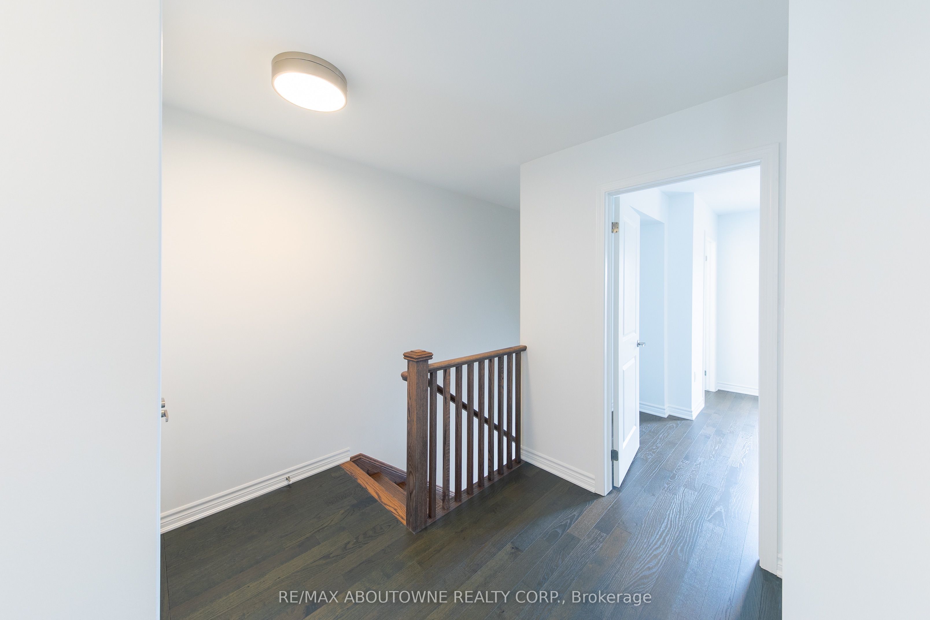 3028 Merrick Road, Oakville ‣ W12548270 3028 Merrick Road, Oakville ‣ W12548270