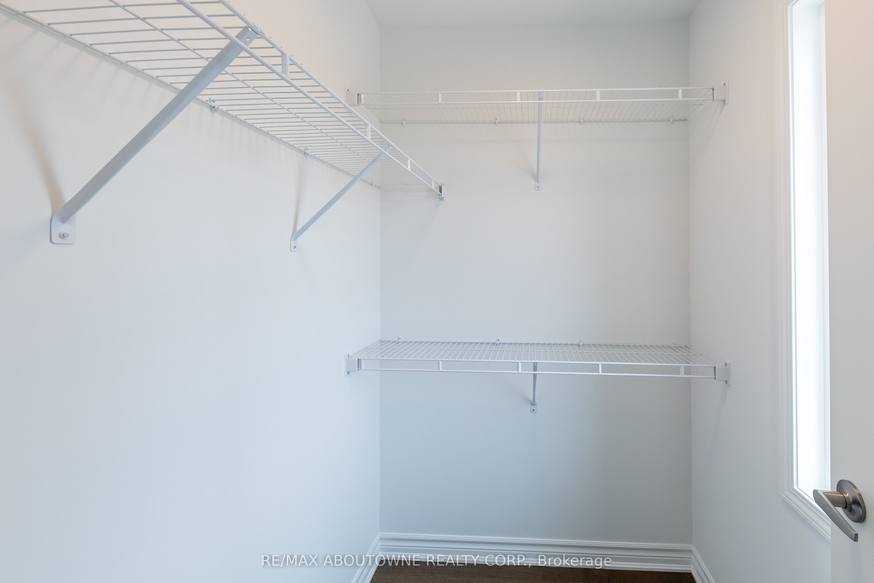 3028 Merrick Road, Oakville ‣ W12548270 3028 Merrick Road, Oakville ‣ W12548270