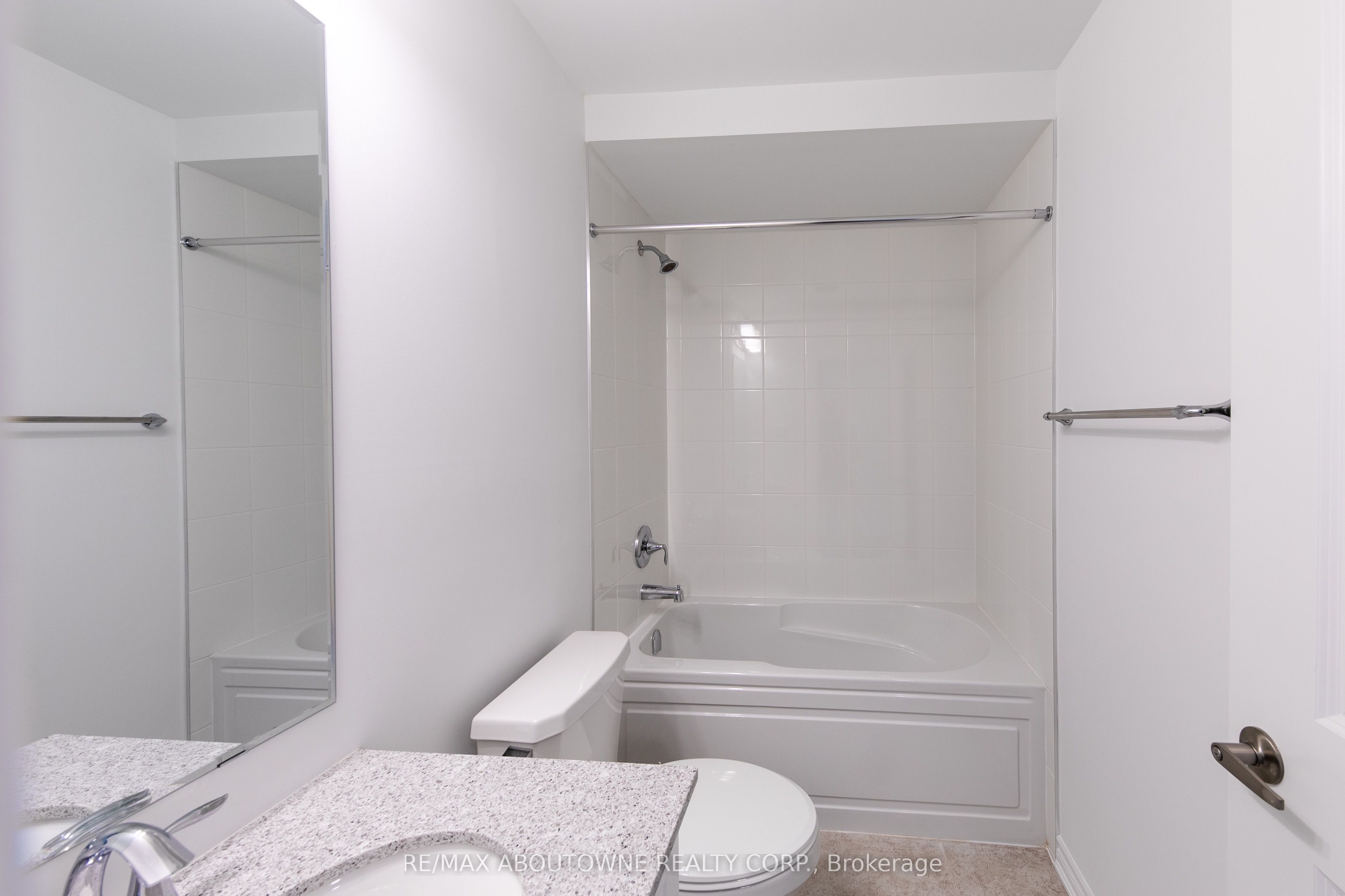 3028 Merrick Road, Oakville ‣ W12548270 3028 Merrick Road, Oakville ‣ W12548270